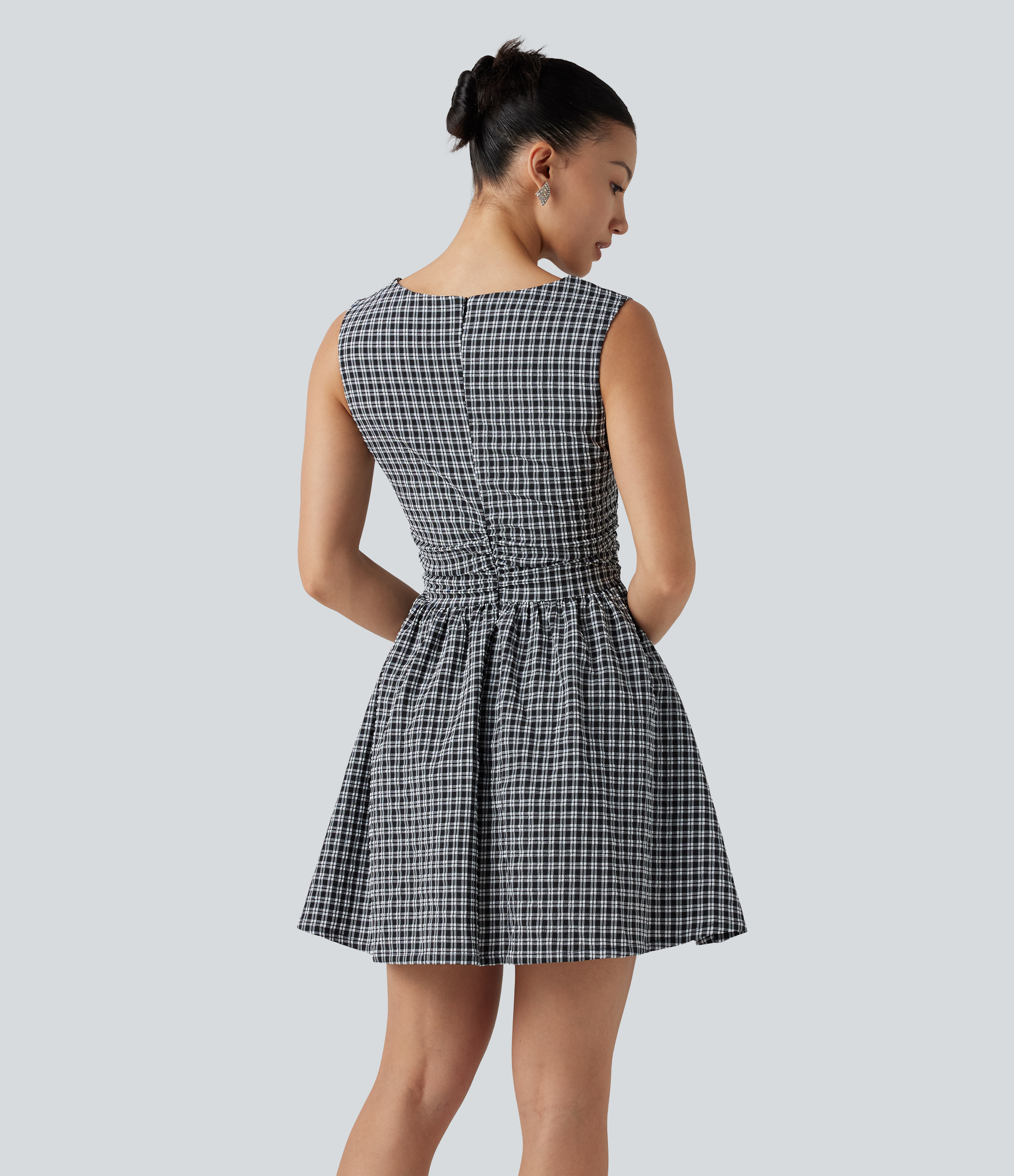 Monochrome Check Languota A formos mini kasdieninė su kišenėmis, valtine iškirpte, be rankovių, su nematomu užtrauktuku ir rinktais detalėmis / 2