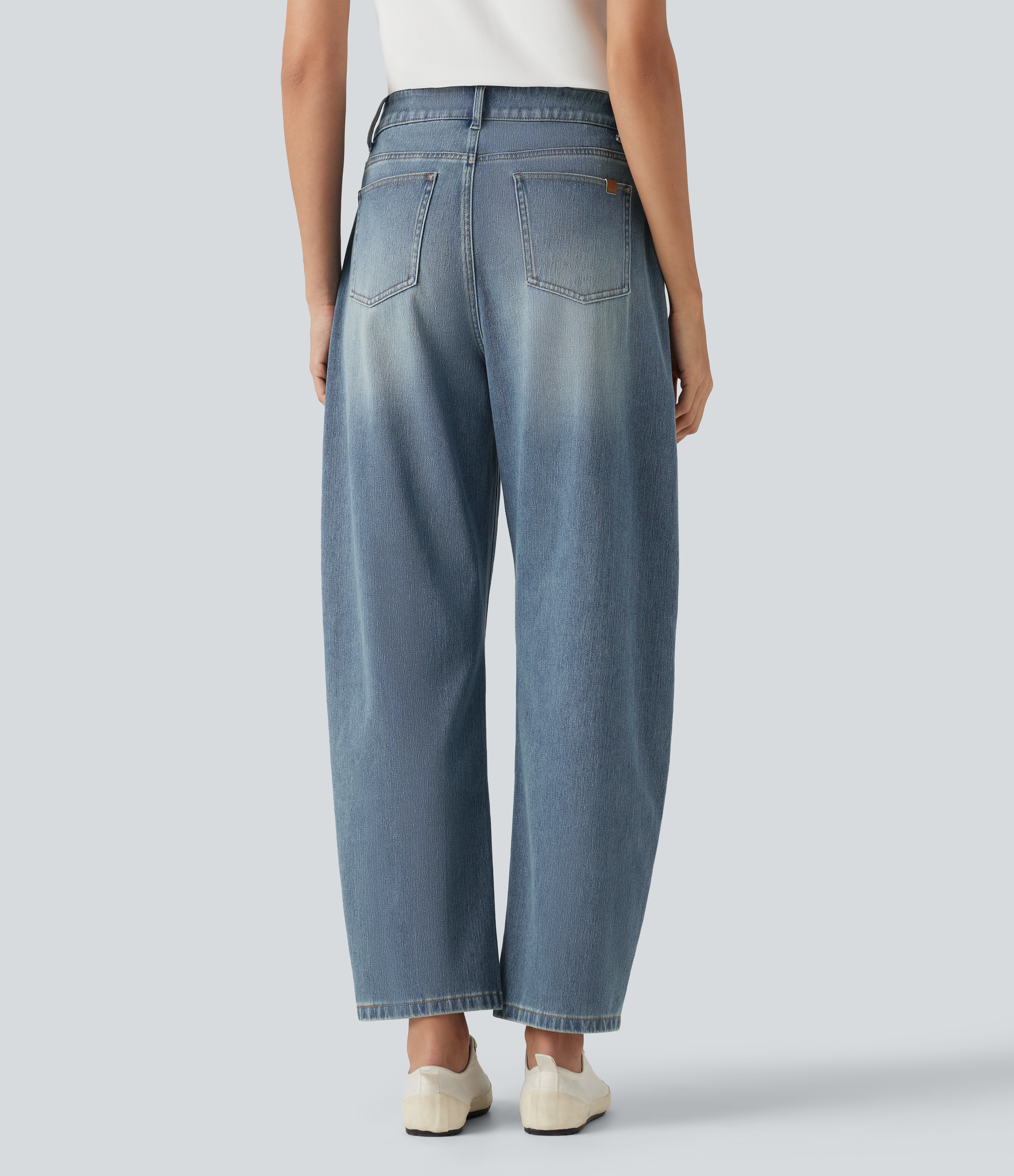 Coronet Blue Denim Halara Flex™ højtaljede, afslappede jeans med barrel-ben og lommer / 2