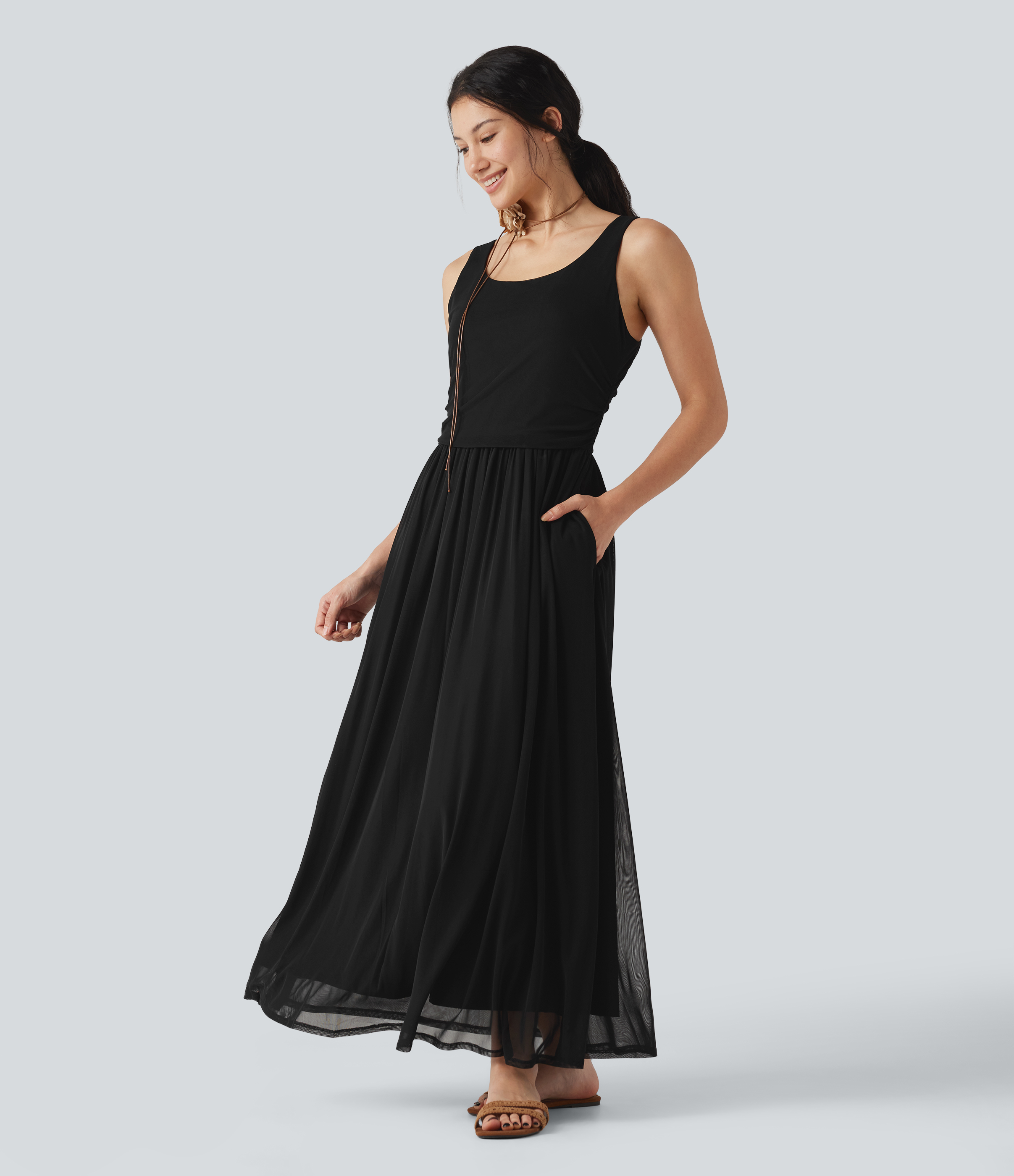 Robe maxi fluide sans manches à encolure U, superposition en mesh, poches et coussinets amovibles