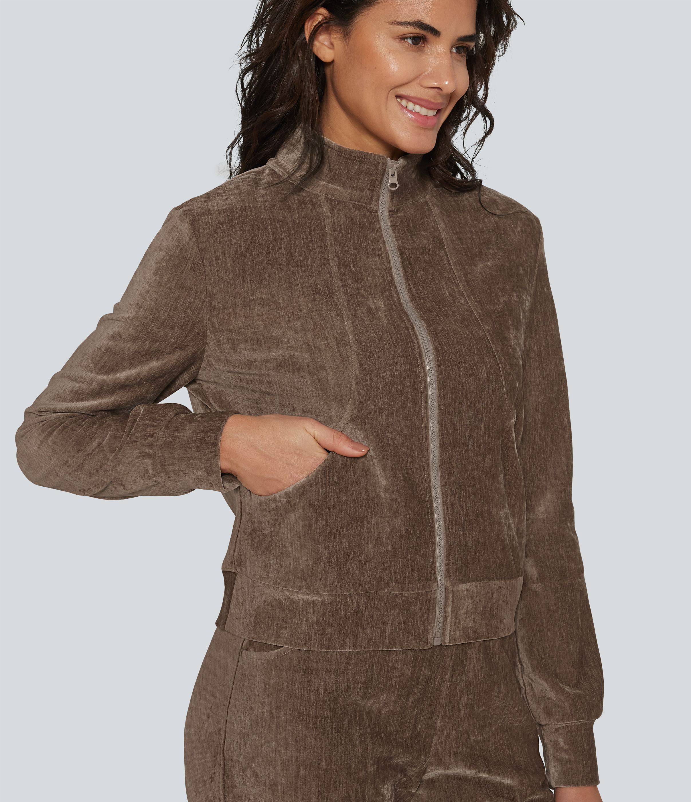 Lounge-Jacke aus Samt mit Seitentaschen und langen Ärmeln