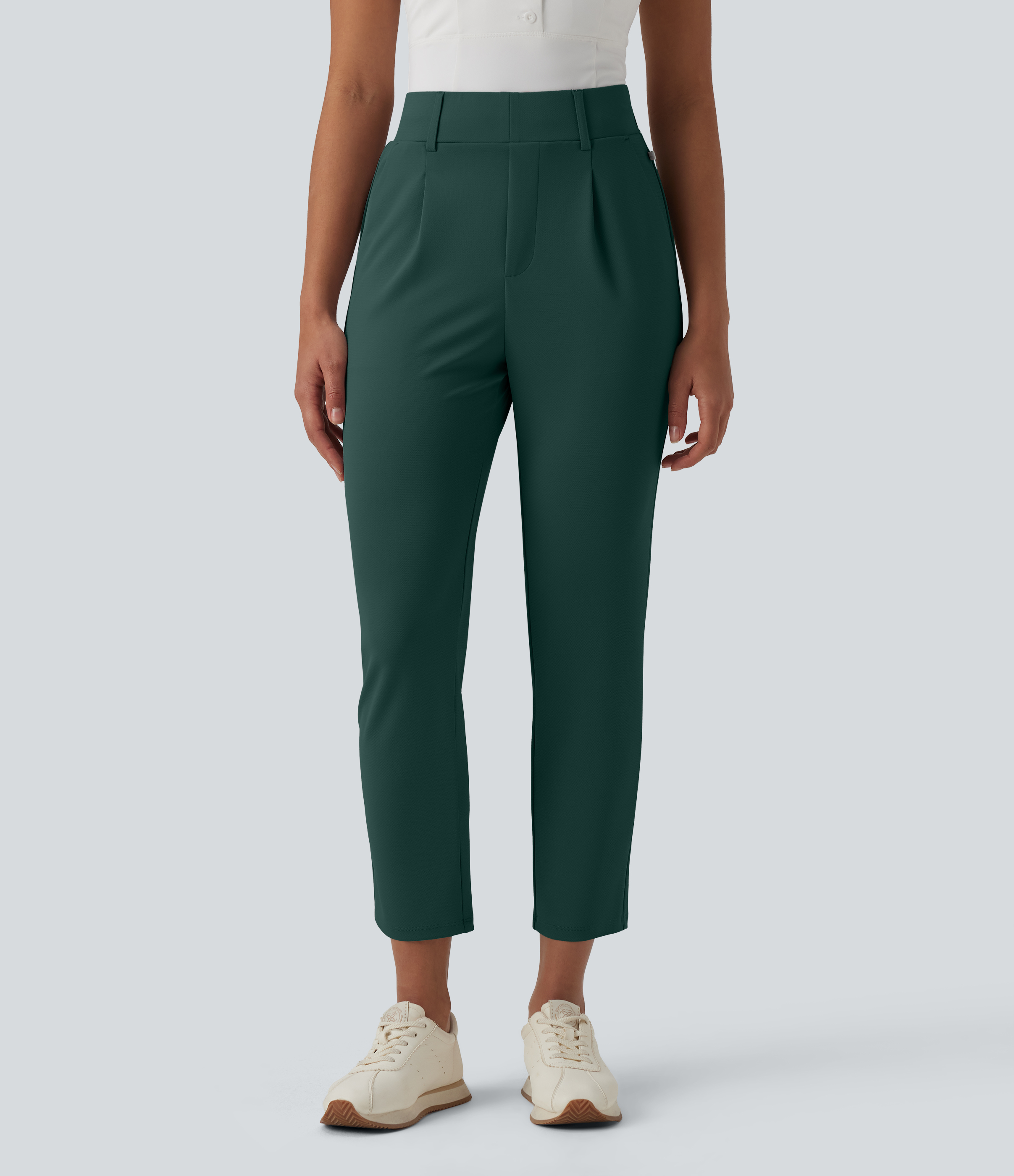 Schmal zulaufende Golfhose aus Krepp mit hohem Bund und Seitentaschen