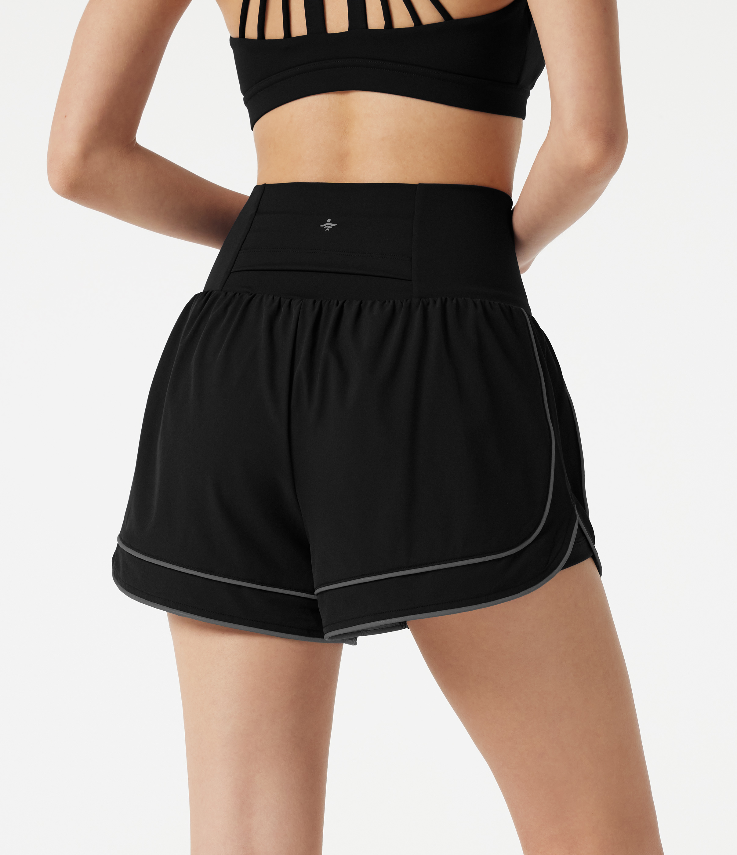 Schwarz Breezeful™ - 2-in-1 Baggy-Yoga-Shorts mit hohem Bund, mehreren Taschen, reflektierenden Streifen und abgerundetem Saum - schnelltrocknend / 2