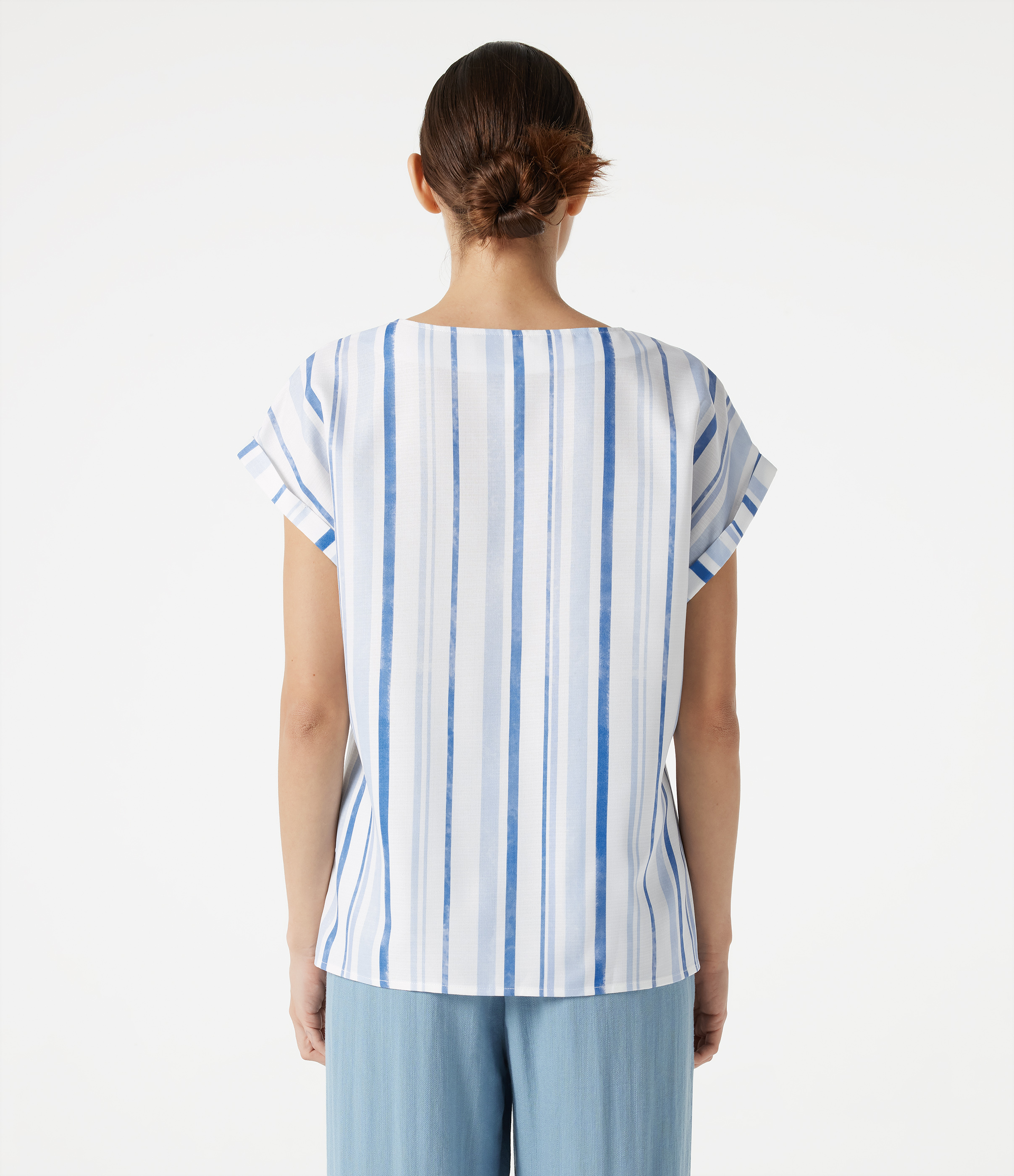 Harbor Sky Stripe Camiseta casual de rayas con escote en V y manga corta / 2