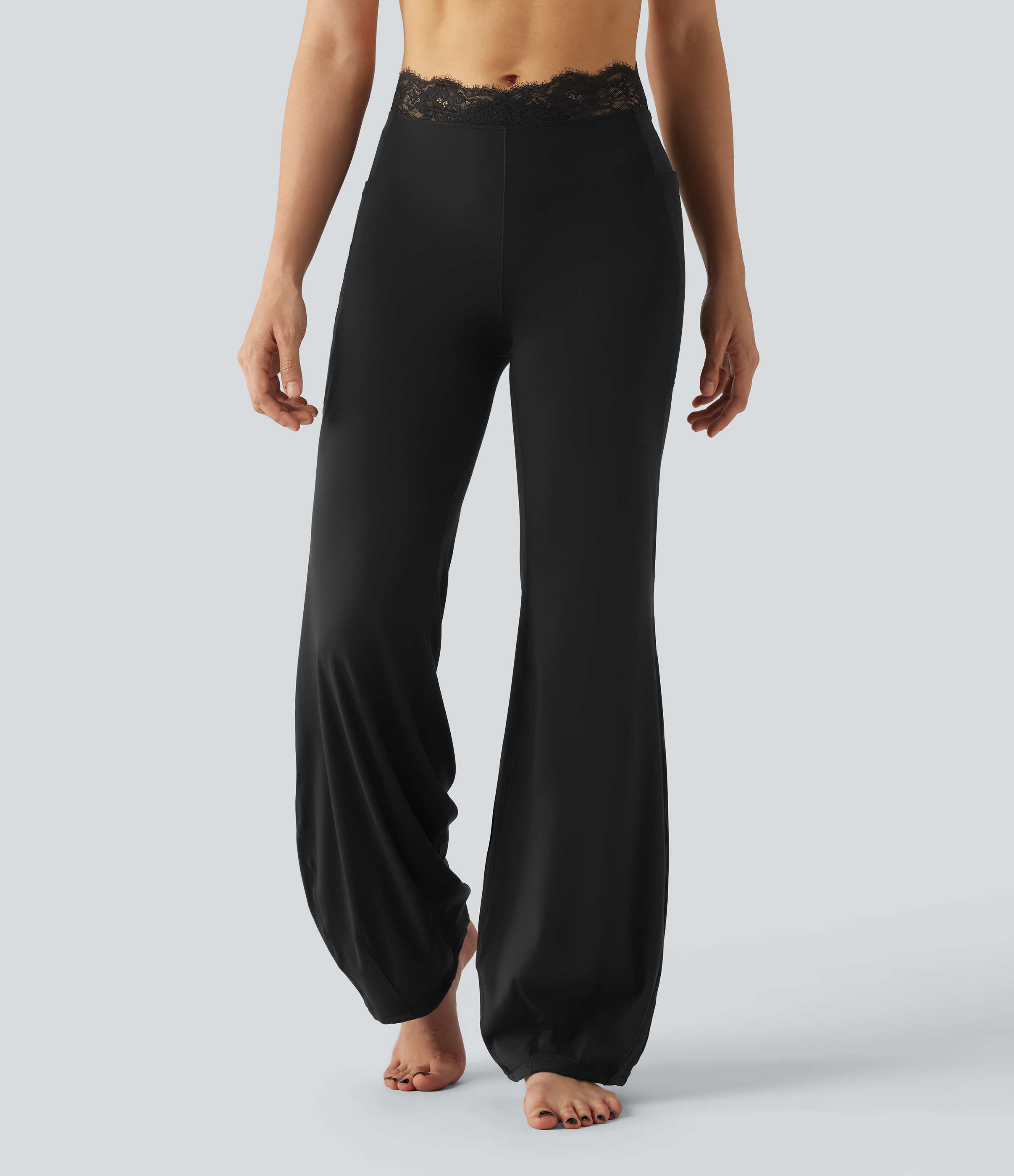 Noir Pantalon de danse taille haute coupe ballon SoftlyZero™ avec dentelle contrastée, poches et protection solaire UPF50+ / 2