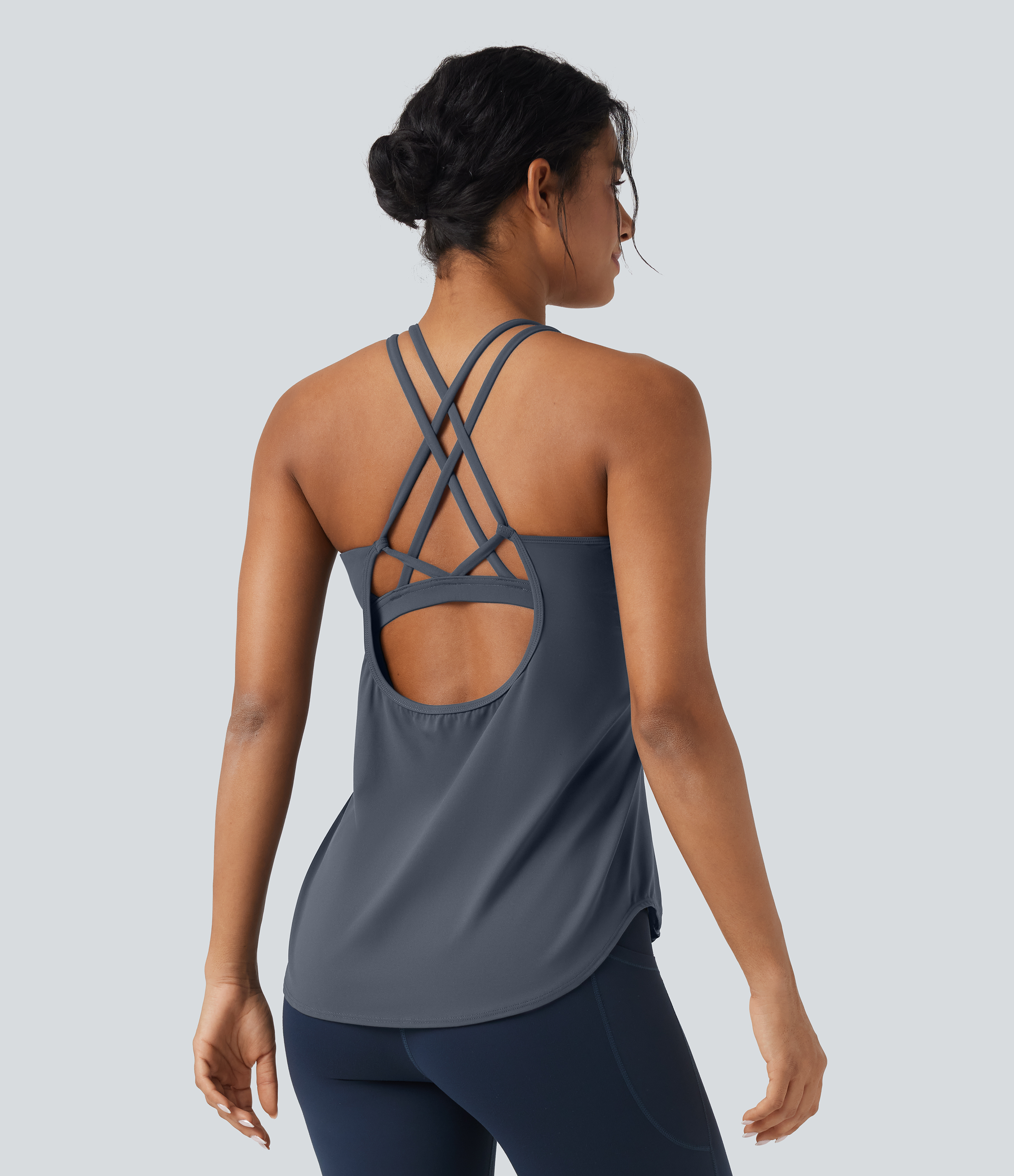 Halara UltraSculpt™ Rundhals-Tanktops mit überkreuztem Rücken zum Laufen, für Körbchengrößen D–F