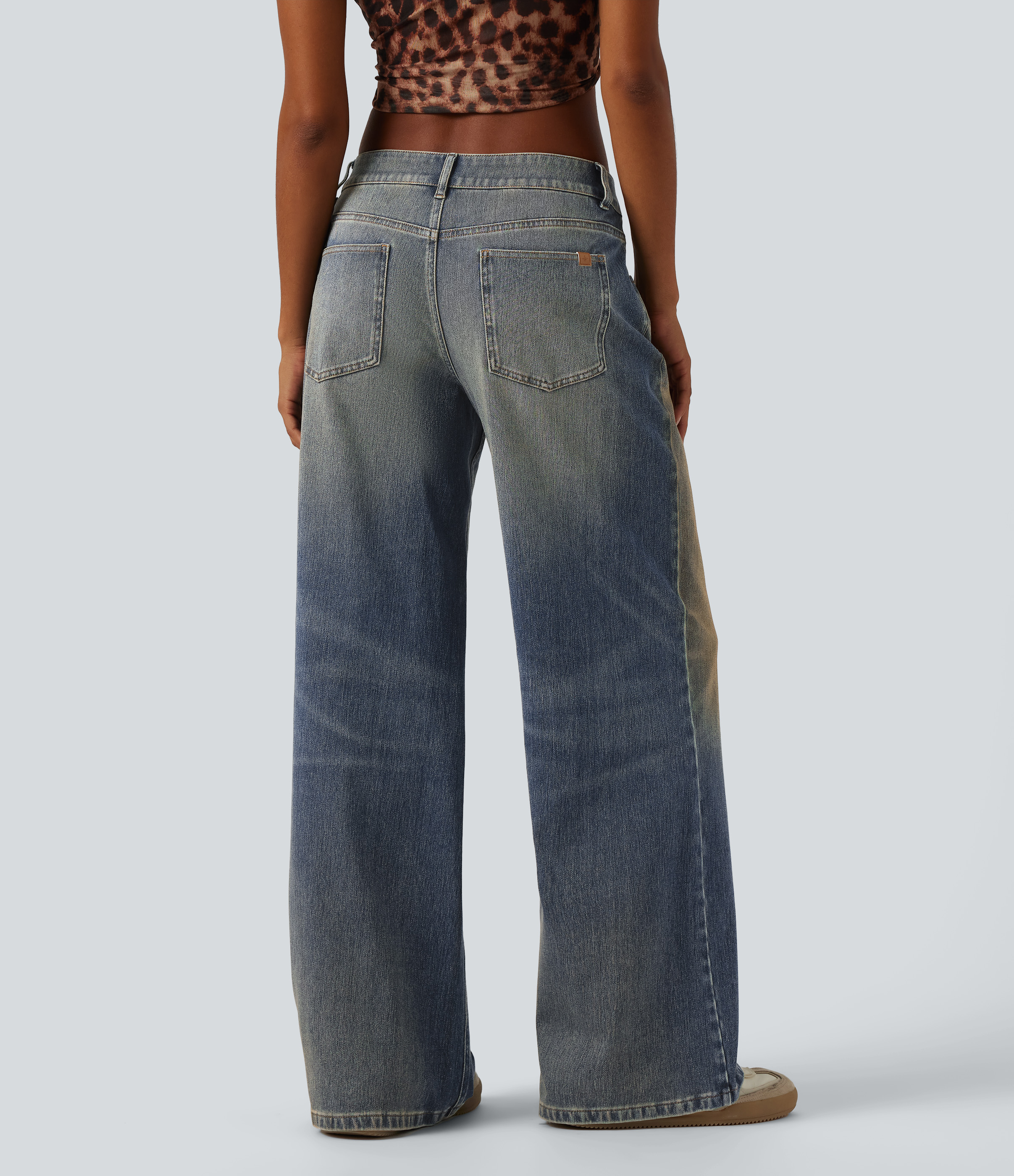 Mottled Dark Blue Denim Halara Flex™ vaqueros casual lavados de tiro bajo y pernera ancha con bolsillos. / 2