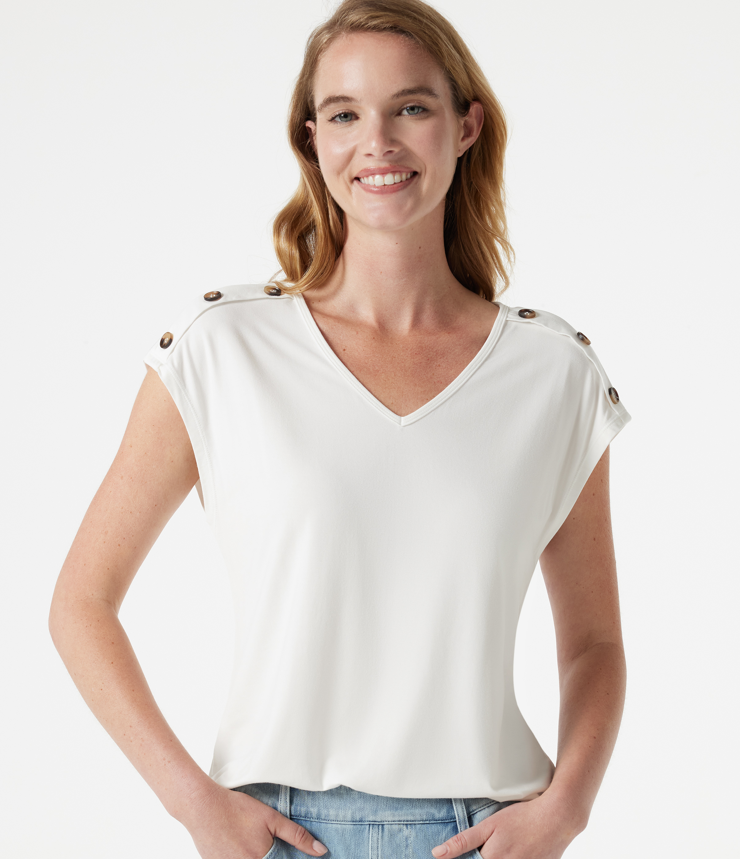 Lässiges T-Shirt mit V‑Ausschnitt, dekorativen Knöpfen und Kappenärmeln
