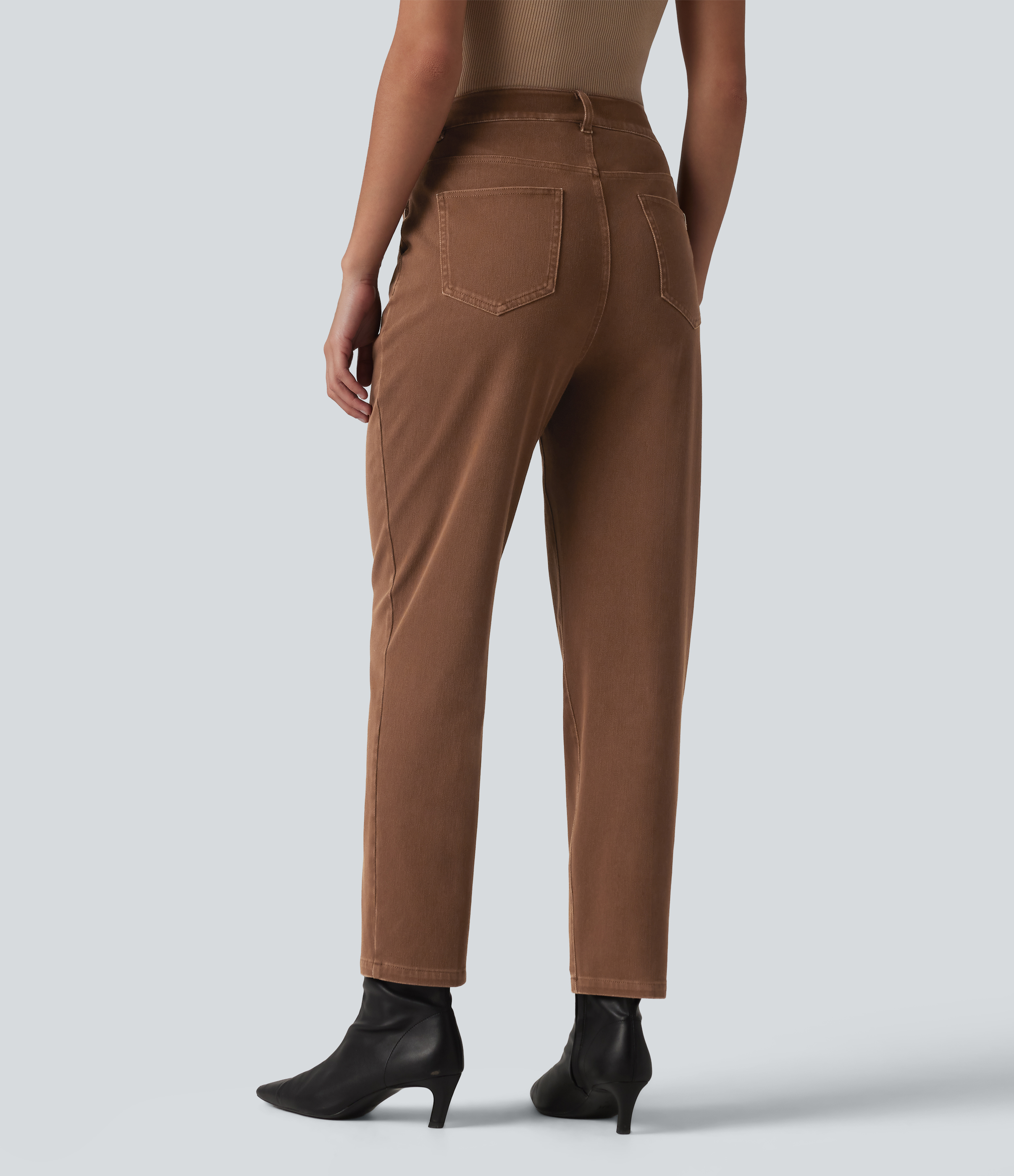 Cliffside Brown Halara Flex™ hochgeschnittene, schmal zulaufende Arbeitsjeans mit Taschen / 2
