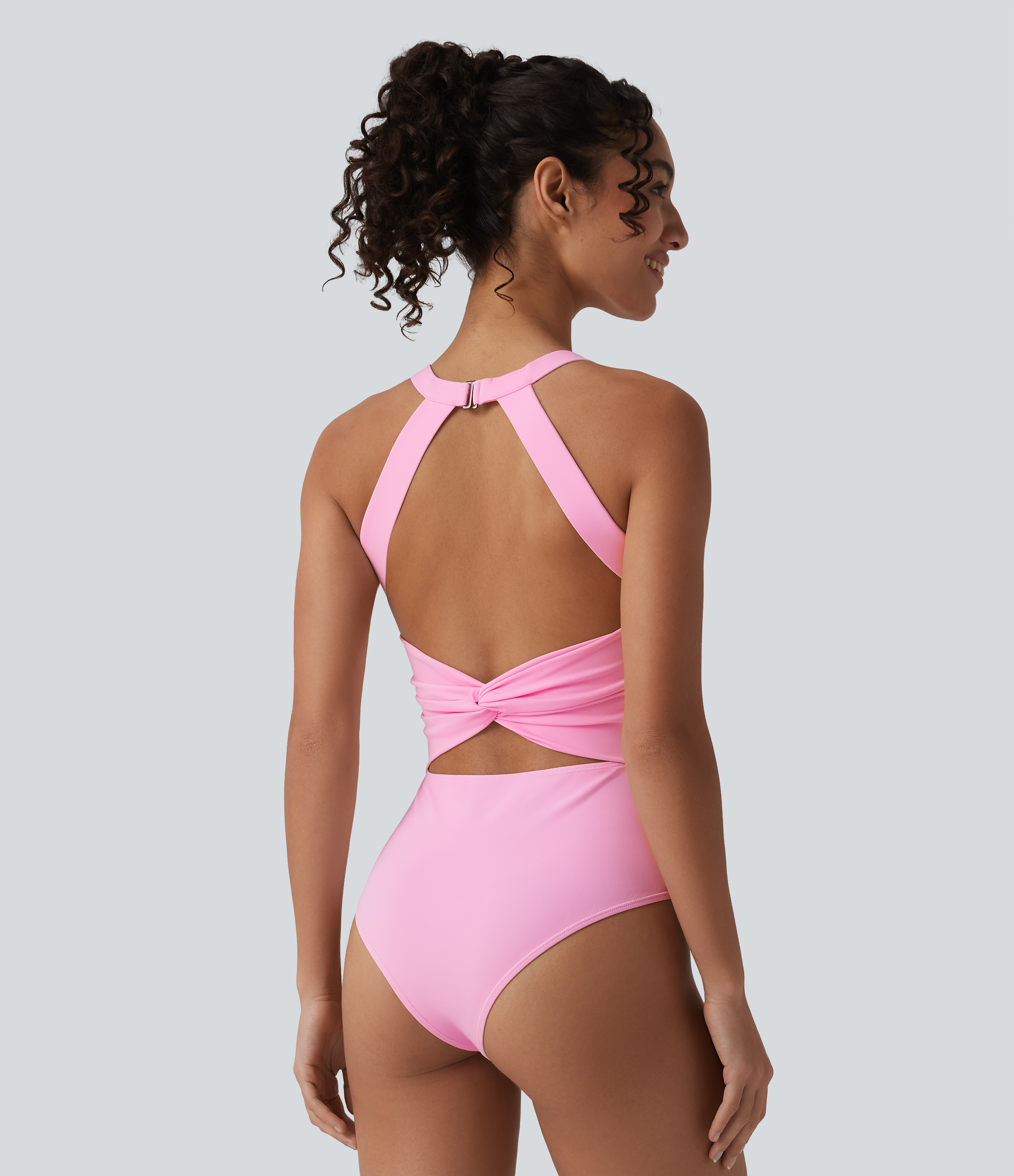SoftlyZero™ Airy, gedrehter rückenfreier Casual-Body mit verstellbarer Schnalle, U-Ausschnitt, ärmellos, integriertem BH und InstantCool