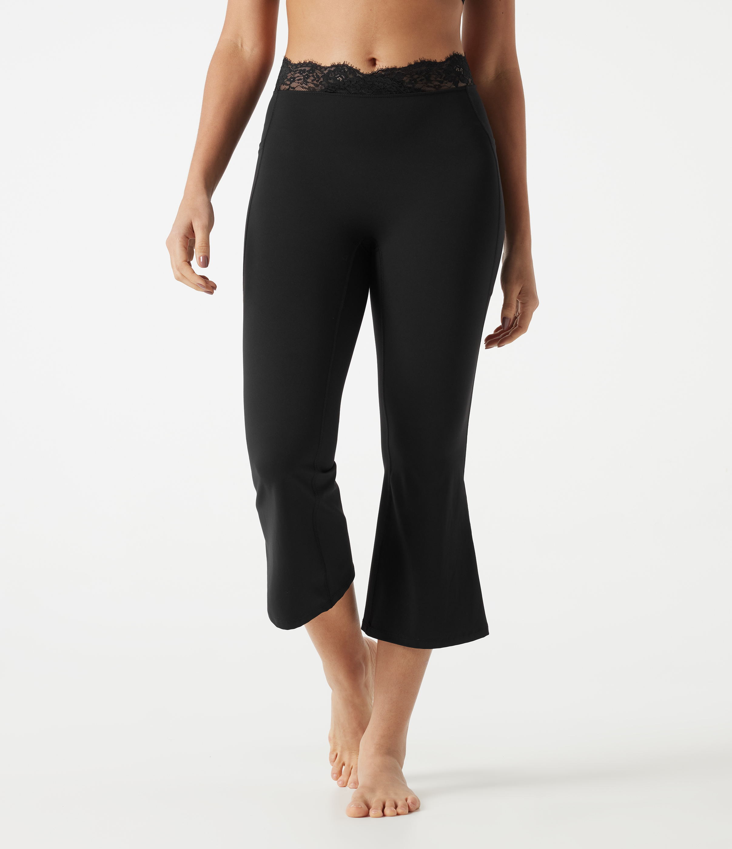 Halara UltraSculpt™ V-Shaped High Waisted Contrast Lace Cropped Yoga Flare Leggings with Pockets