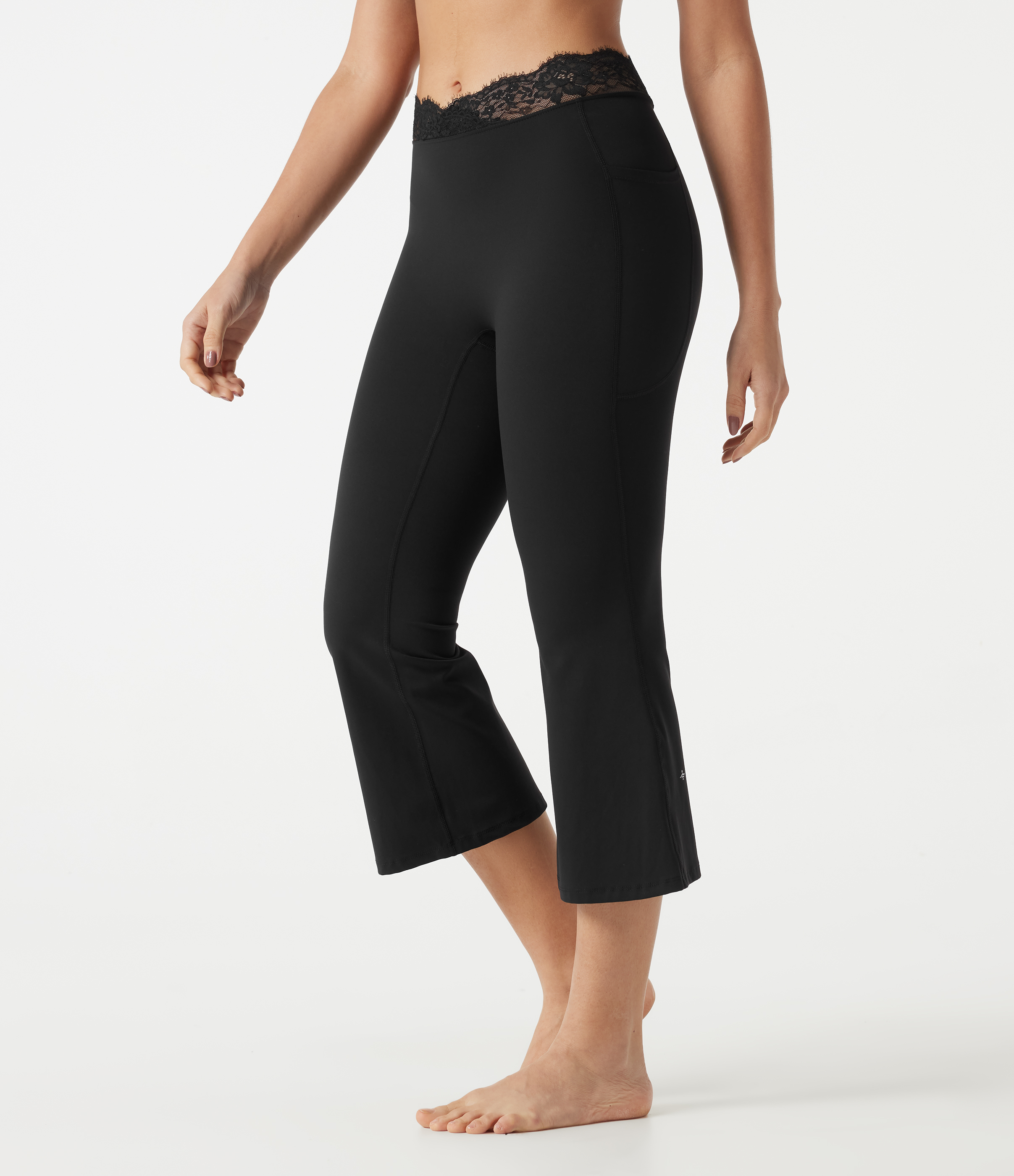 Halara UltraSculpt™ V-Shaped High Waisted Contrast Lace Cropped Yoga Flare Leggings with Pockets