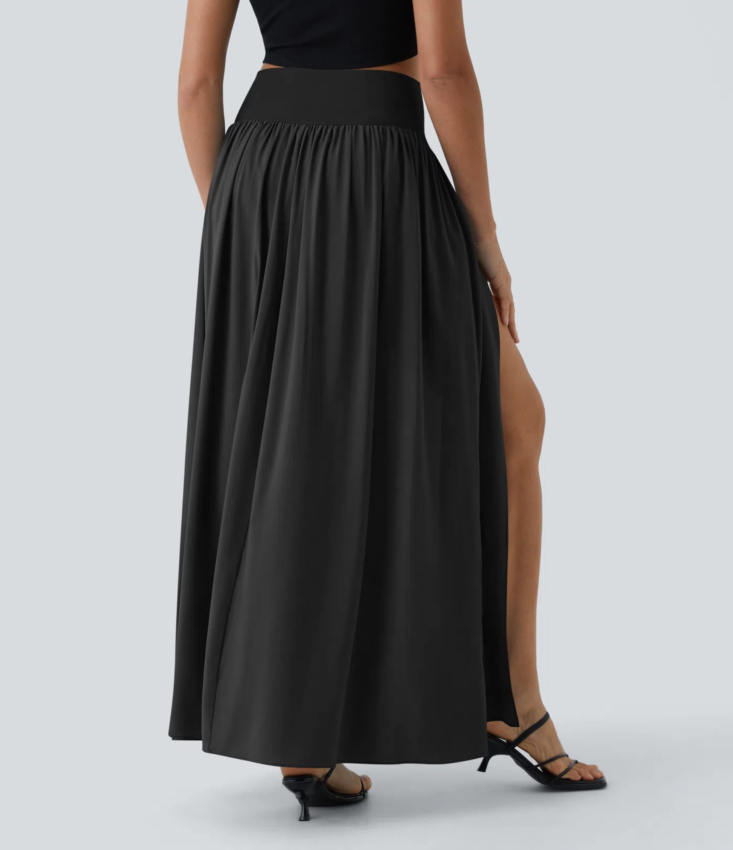 Black Breezeful™ Hoch taillierter, plissierter, 2-in-1-Flowy-Maxi-Freizeitrock mit Schlitz, schnell trocknend / 2