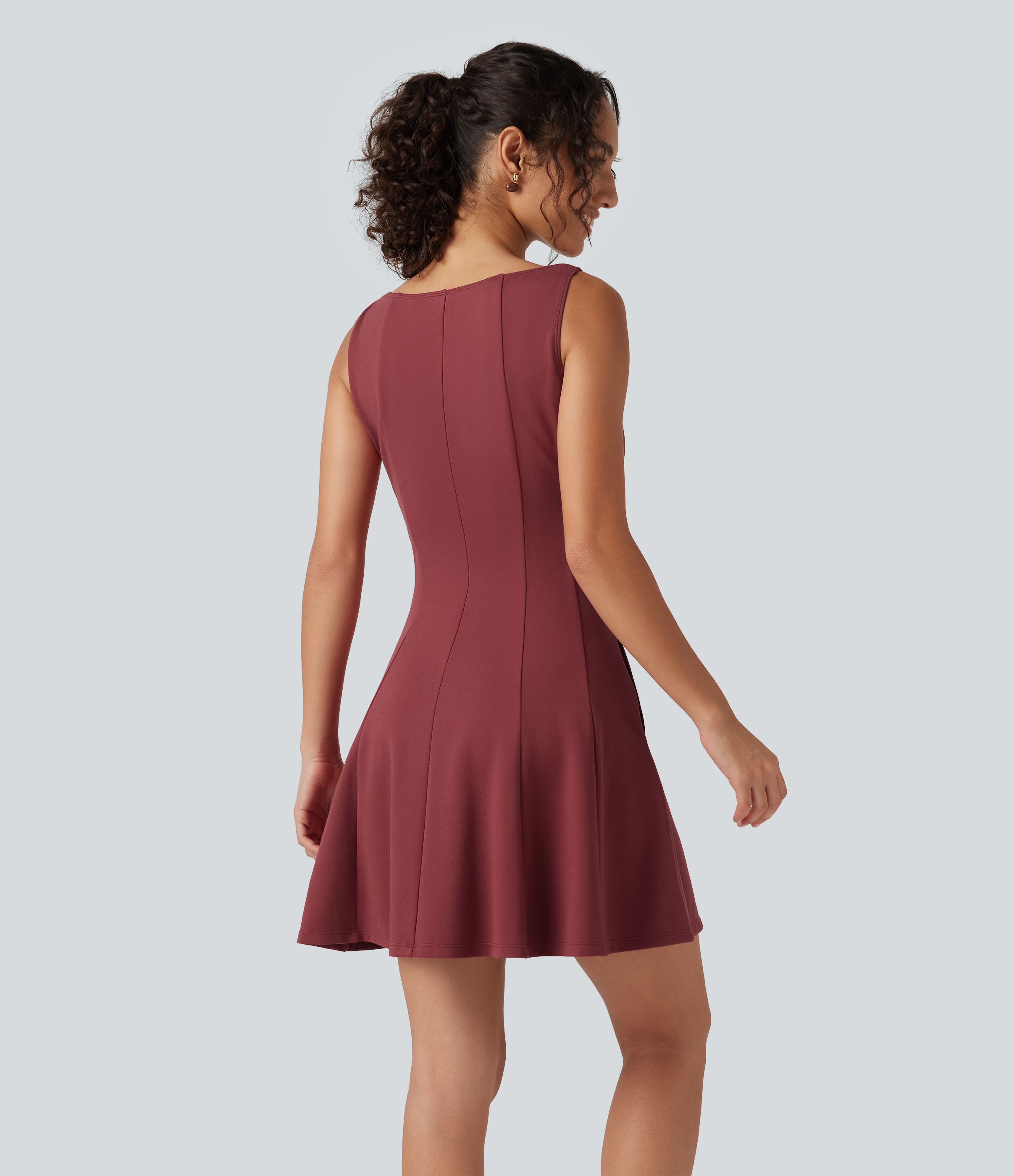 Ärmelloses, ausgestelltes Mini-Bürokleid mit U-Boot-Ausschnitt und Taschen