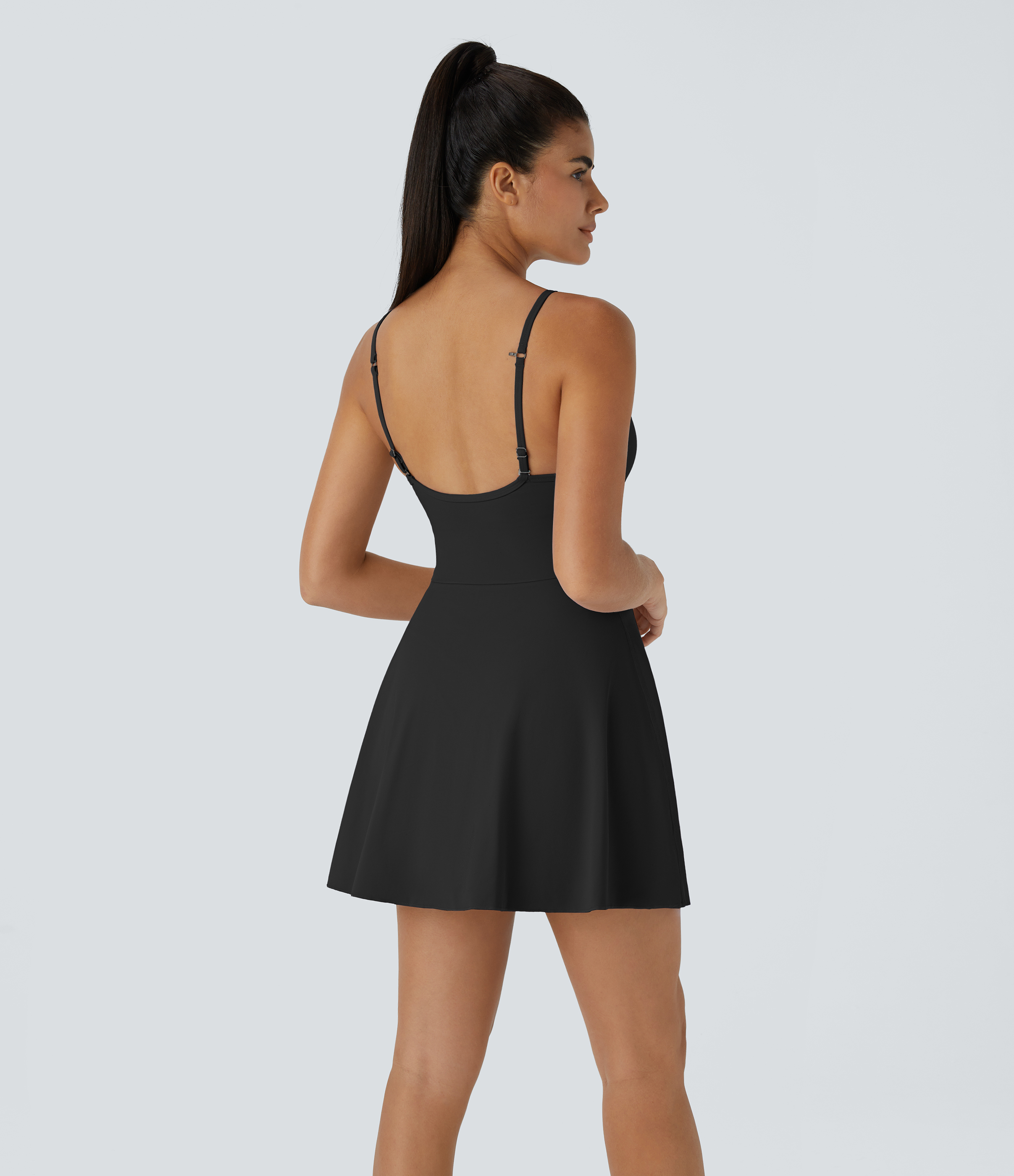 Schwarz Softlyzero™ plüschiges, rückenfreies Mini-Slipkleid mit verstellbaren Trägern und 2-in-1-Tasche für Tanz und Sport / 2