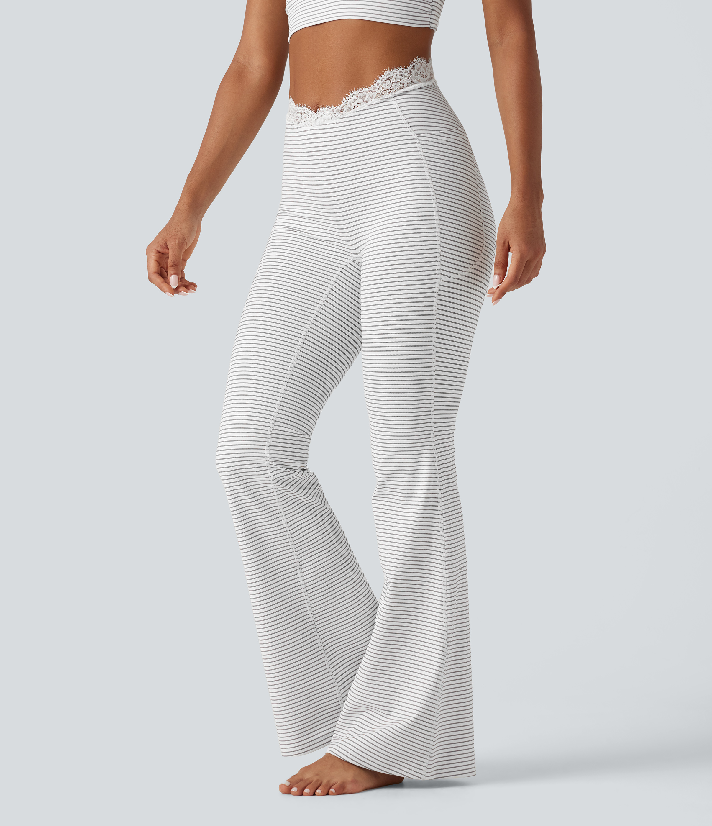 Halara V-Shaped High Waisted Contrast Lace Stripe Yoga Flare Leggings with Pockets  - Zebra Ripple - XS(petite) gym leggings