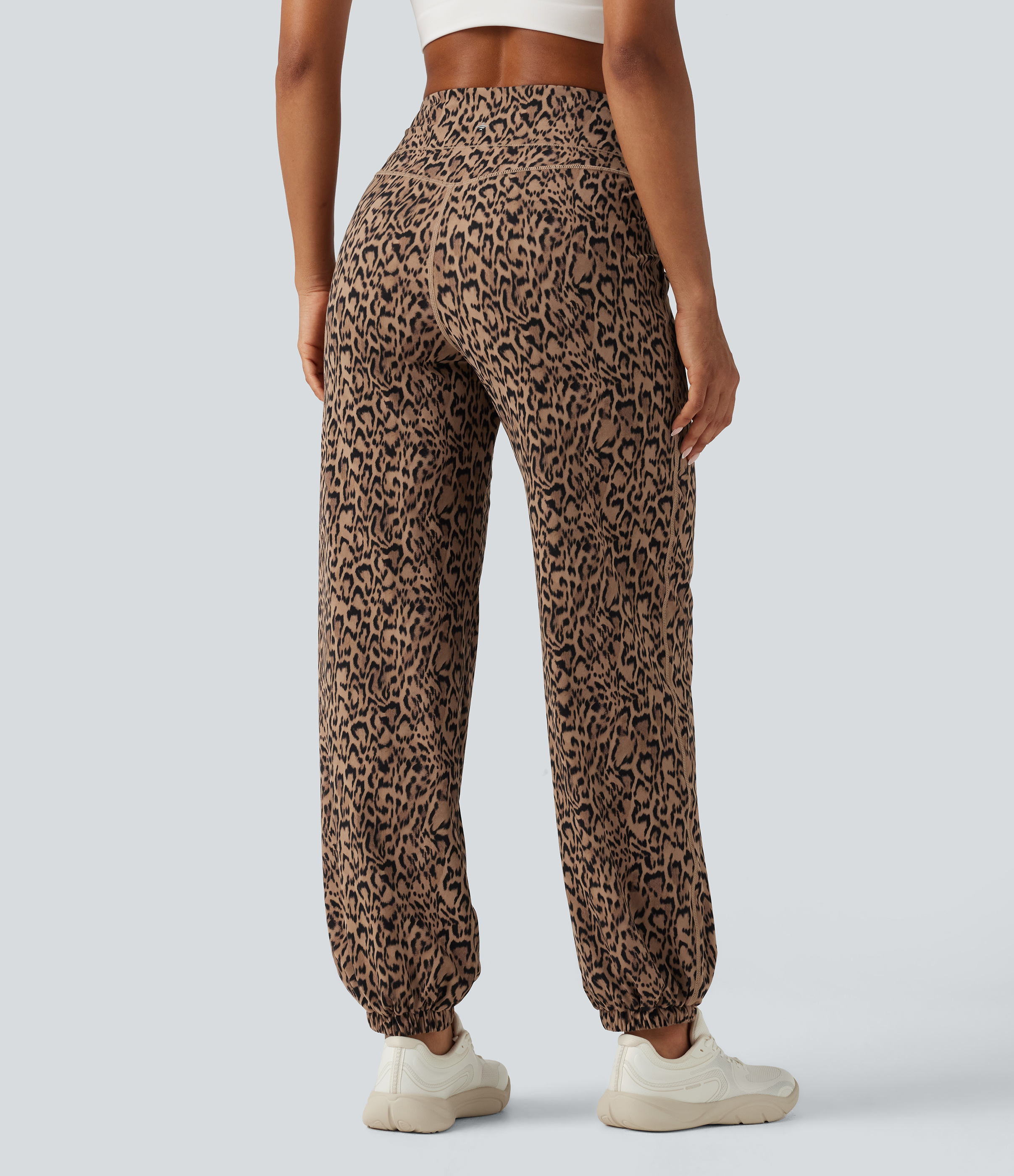 Tan Leopard Jogging de yoga Halara UltraSculpt™ taille haute gainant imprimé léopard avec poches / 2