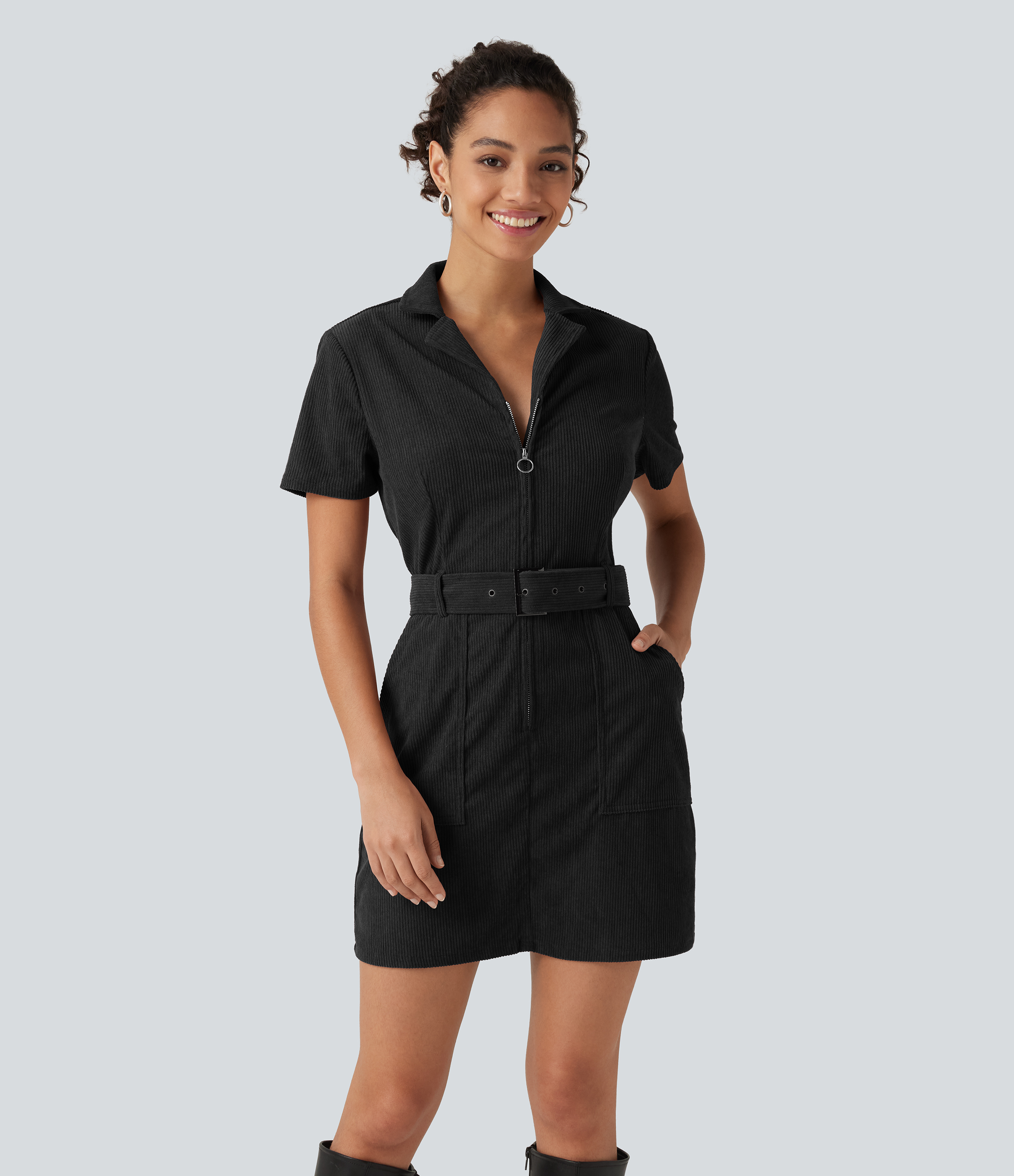 Robe mini en velours côtelé ceinturée à manches courtes avec poches