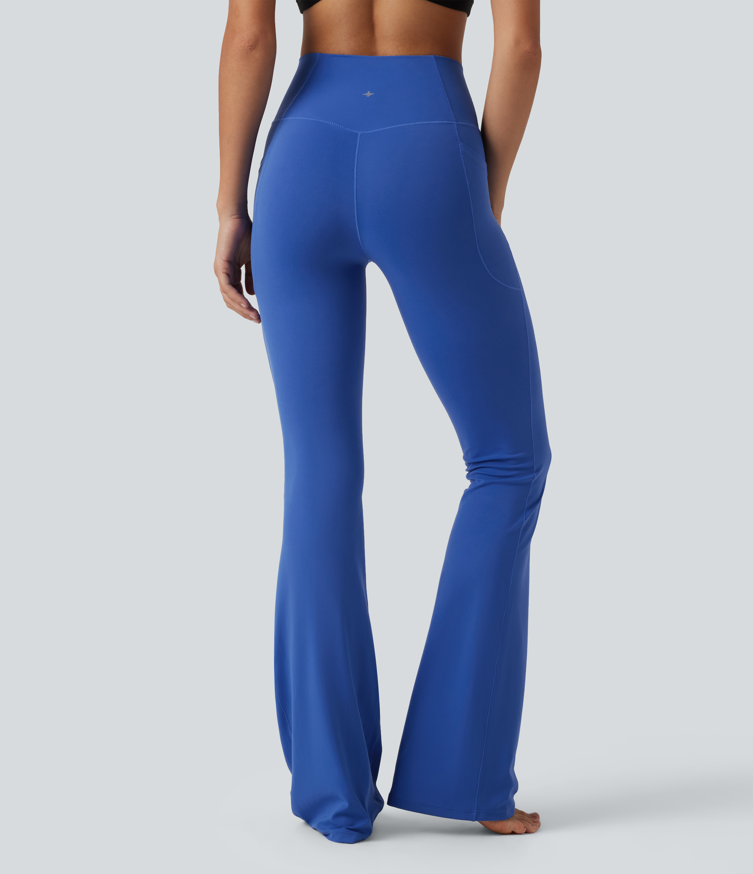 Beaucoup Blue SoftlyZero™ vysoké legíny s překříženým pasem, jednobarevné v bootcut střihu, ležérní, s kapsami — UPF50+ / 2