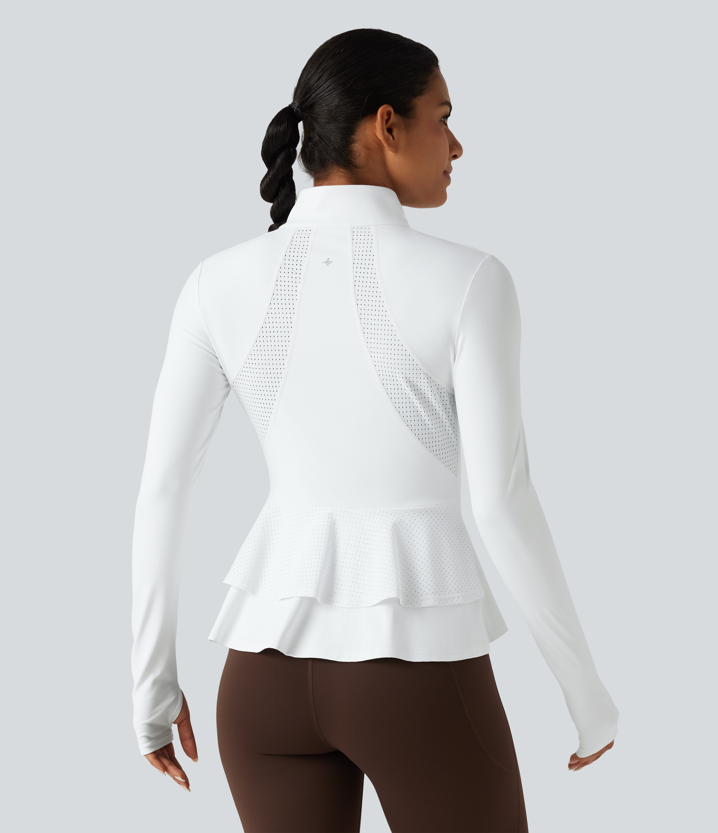 Blanco SoftlyZero™ chaqueta de yoga ligera y transpirable con cuello alzado, manga larga con apertura para el pulgar, dobladillo con volantes y ojales, InstantCool, con bolsillos y UPF50+ / 2