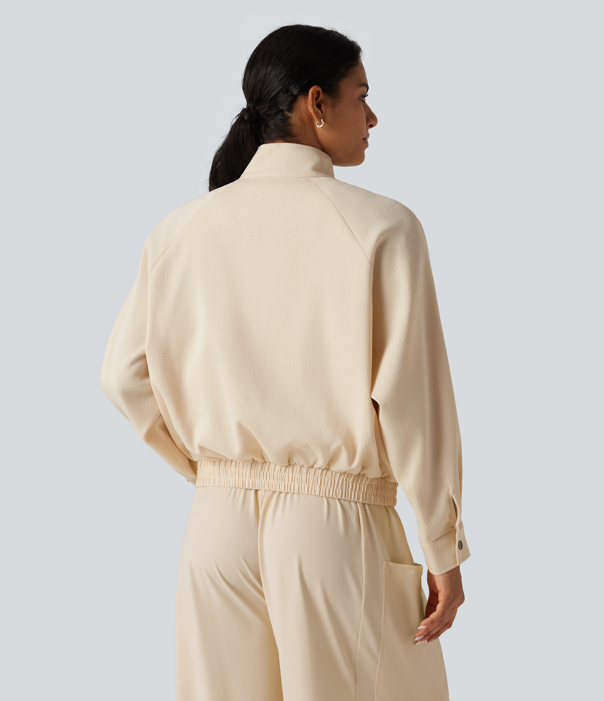 White Swan Kurtka casual z półgolfem, długimi rękawami i kieszeniami. / 2