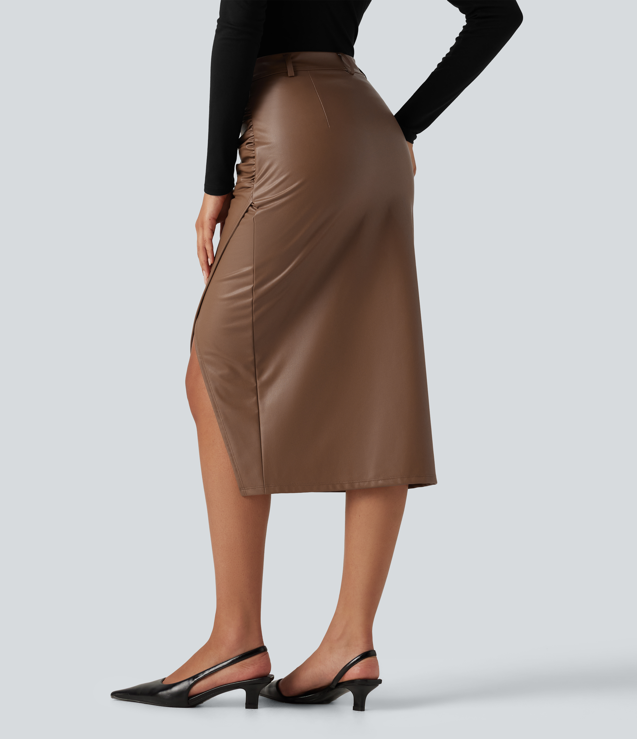 Rustic Brown Přiléhavá midi party sukně (bodycon) s vysokým pasem, řasením, rozparkem na lemu, fleecem a PU materiálem / 2