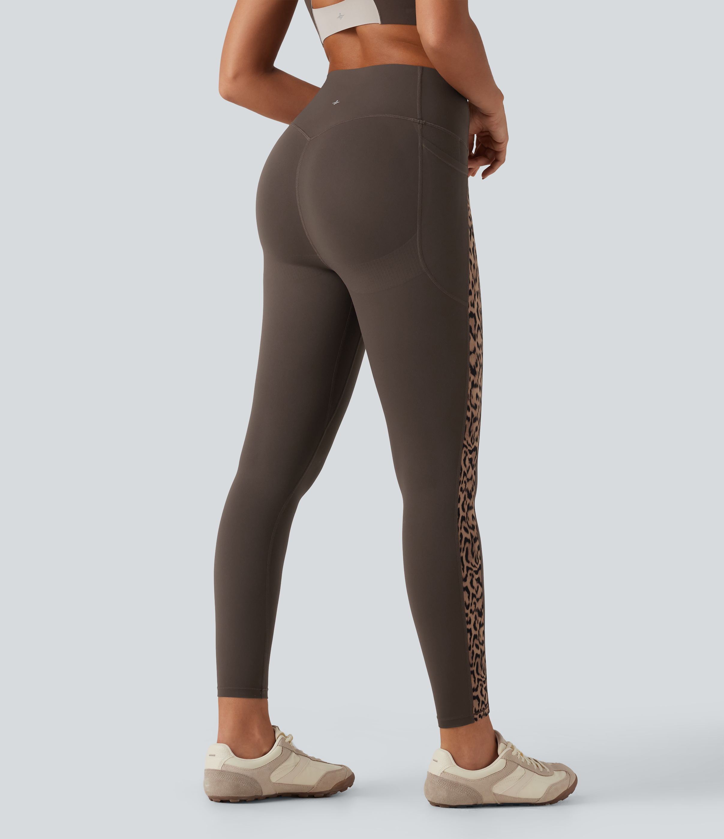 Hot Fudge Legging de yoga Halara UltraSculpt™ imprimé léopard taille haute gainant avec effet liftant fessiers et poches / 2