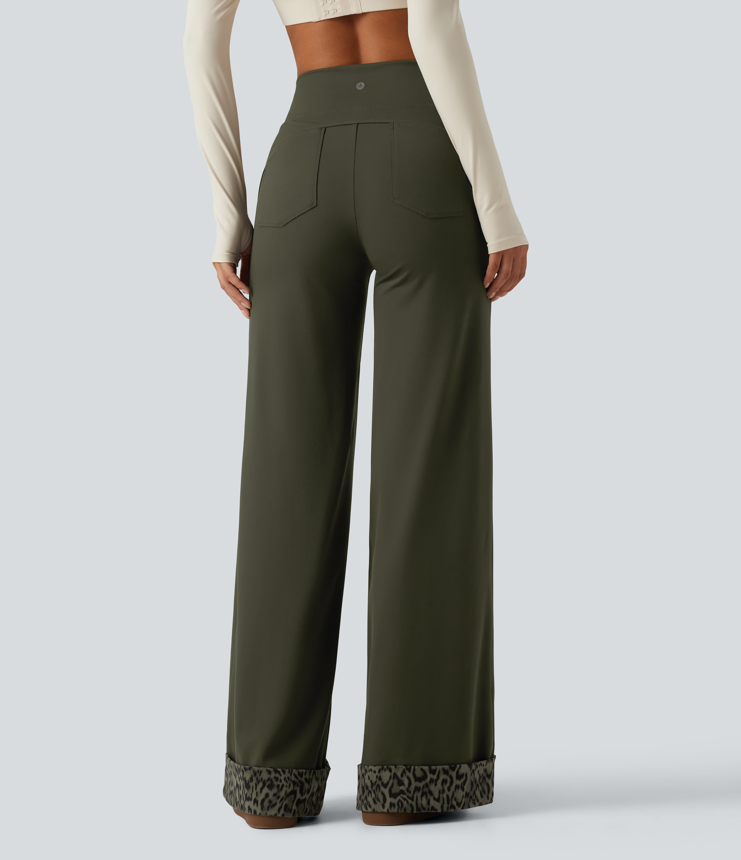 Forest Night Pantalones de yoga de talle alto con estampado de leopardo, control abdominal, pierna ancha y bolsillos / 2