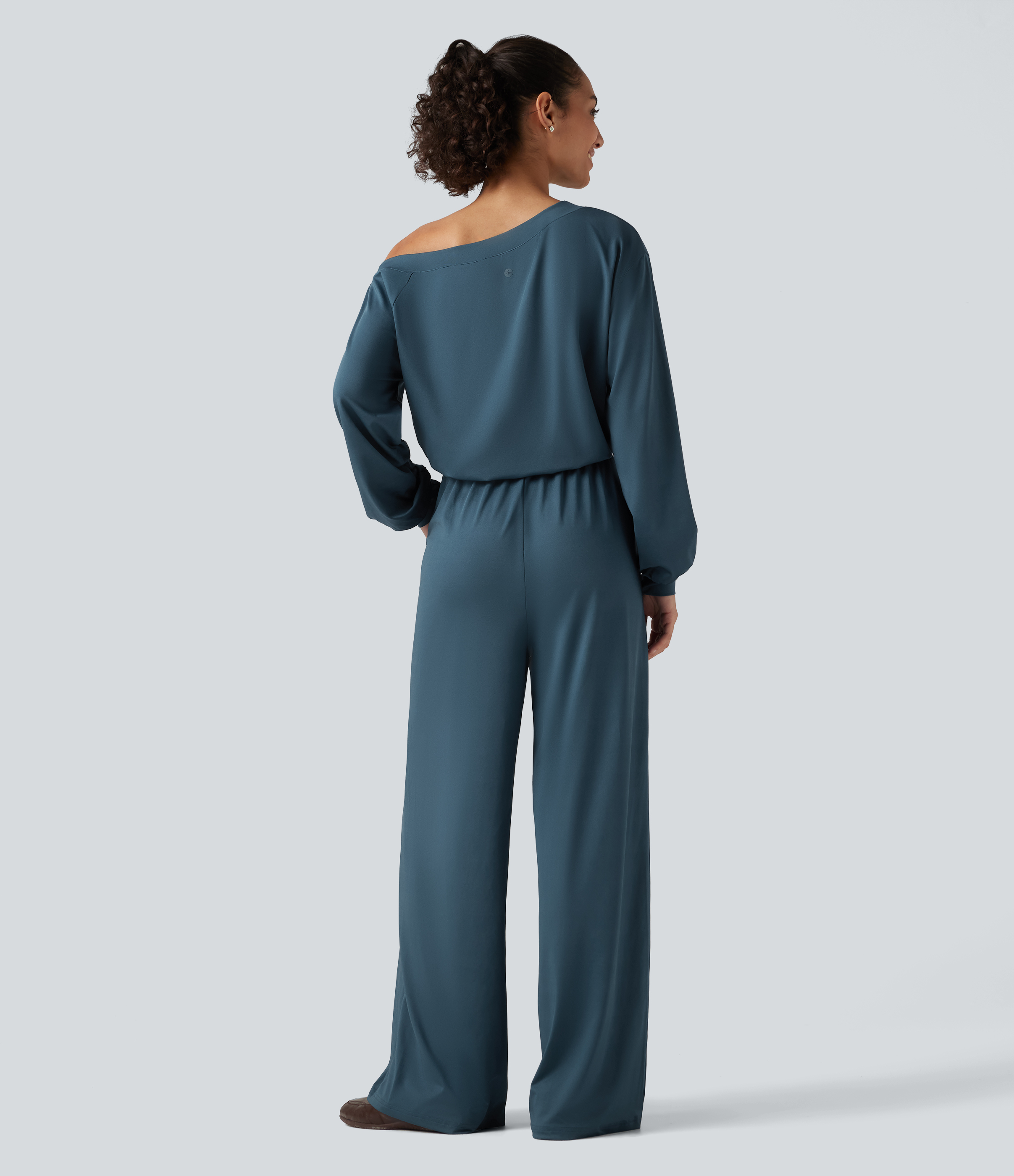 Balsam Einschulter-Jumpsuit mit langen Ärmeln, Tunnelzug, weiter Passform und Taschen – Easy-Peasy-Edition / 2
