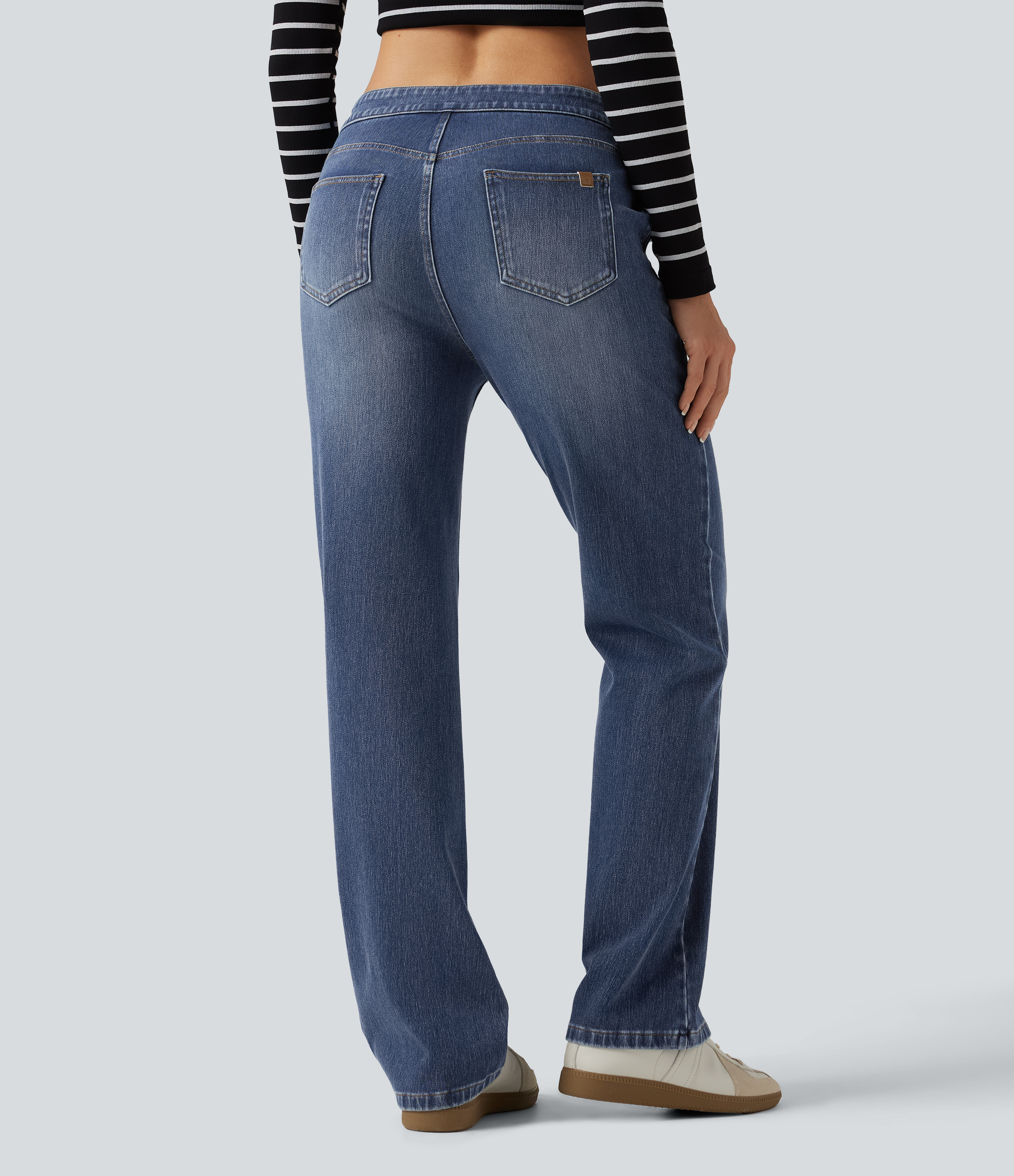 Tide Blue Denim Halara Flex™ volnočasové džíny se středně vysokým pasem, asymetrickým rovným střihem a kapsami / 2