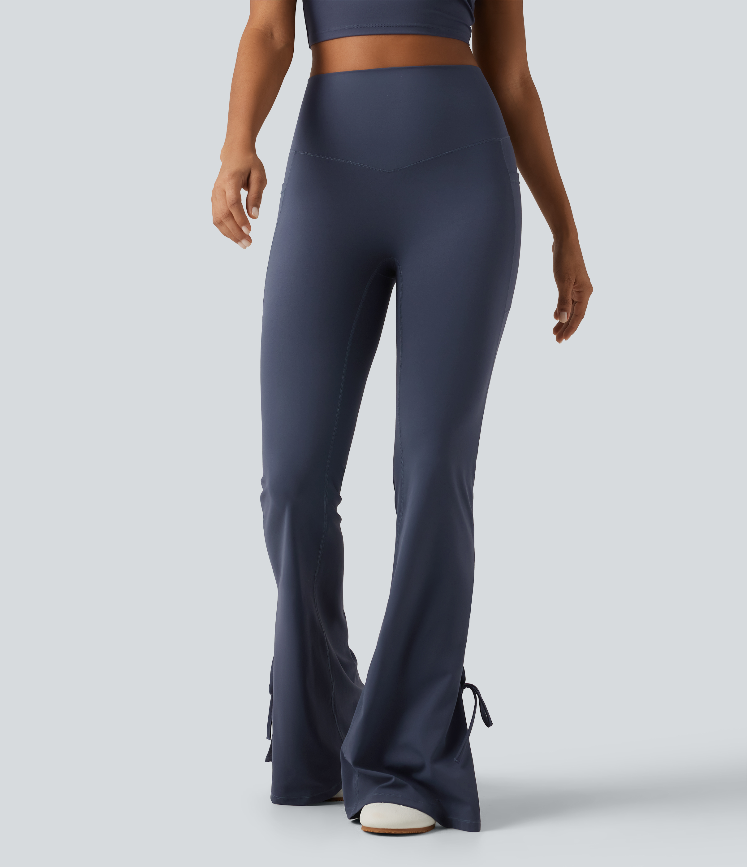 Halara UltraSculpt™ leggings de yoga de talle alto, con cordones, pierna acampanada y bolsillos