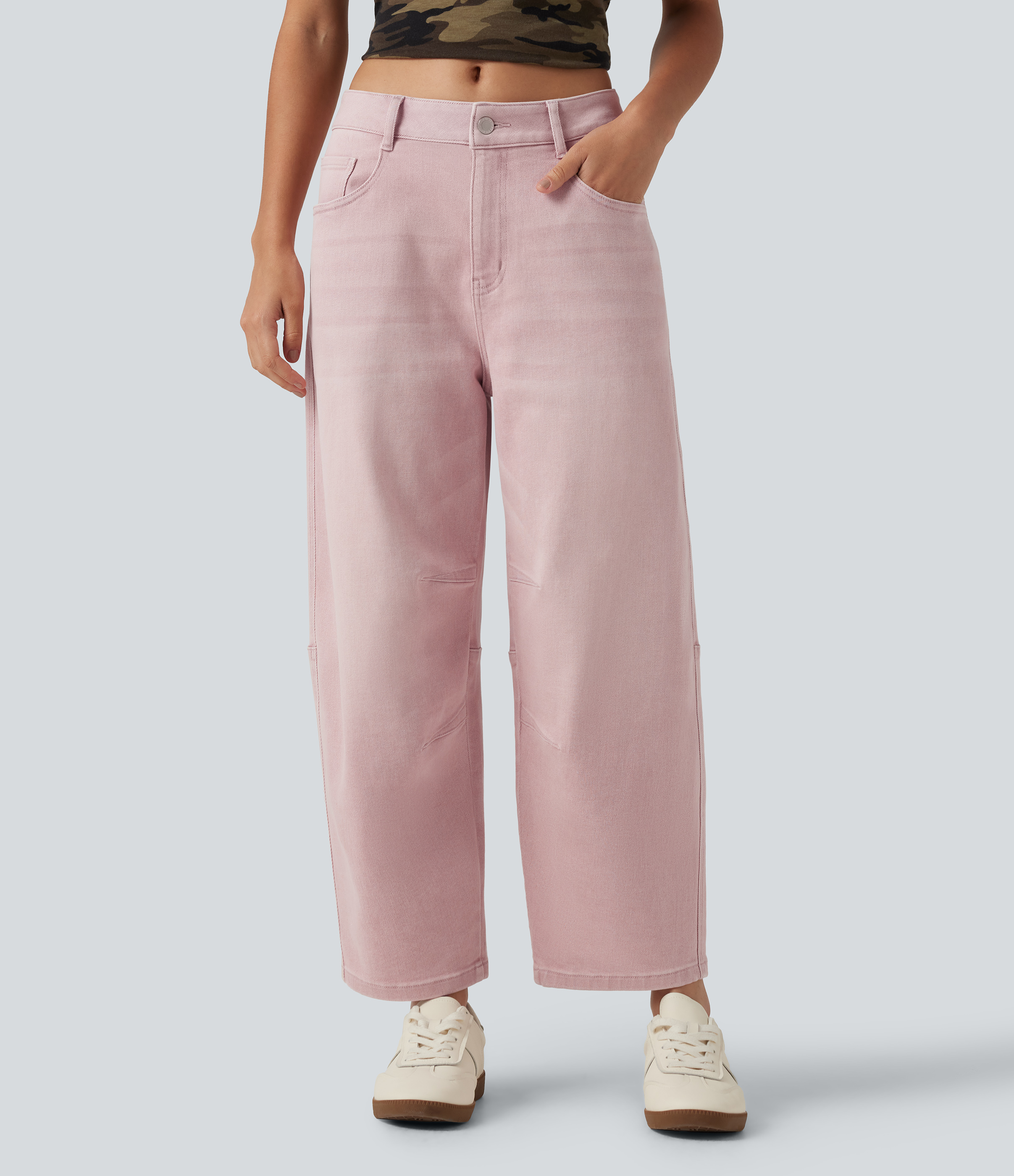 Lässige Jeans mit niedrigem Bund, mehreren Taschen und geschwungenem Bein