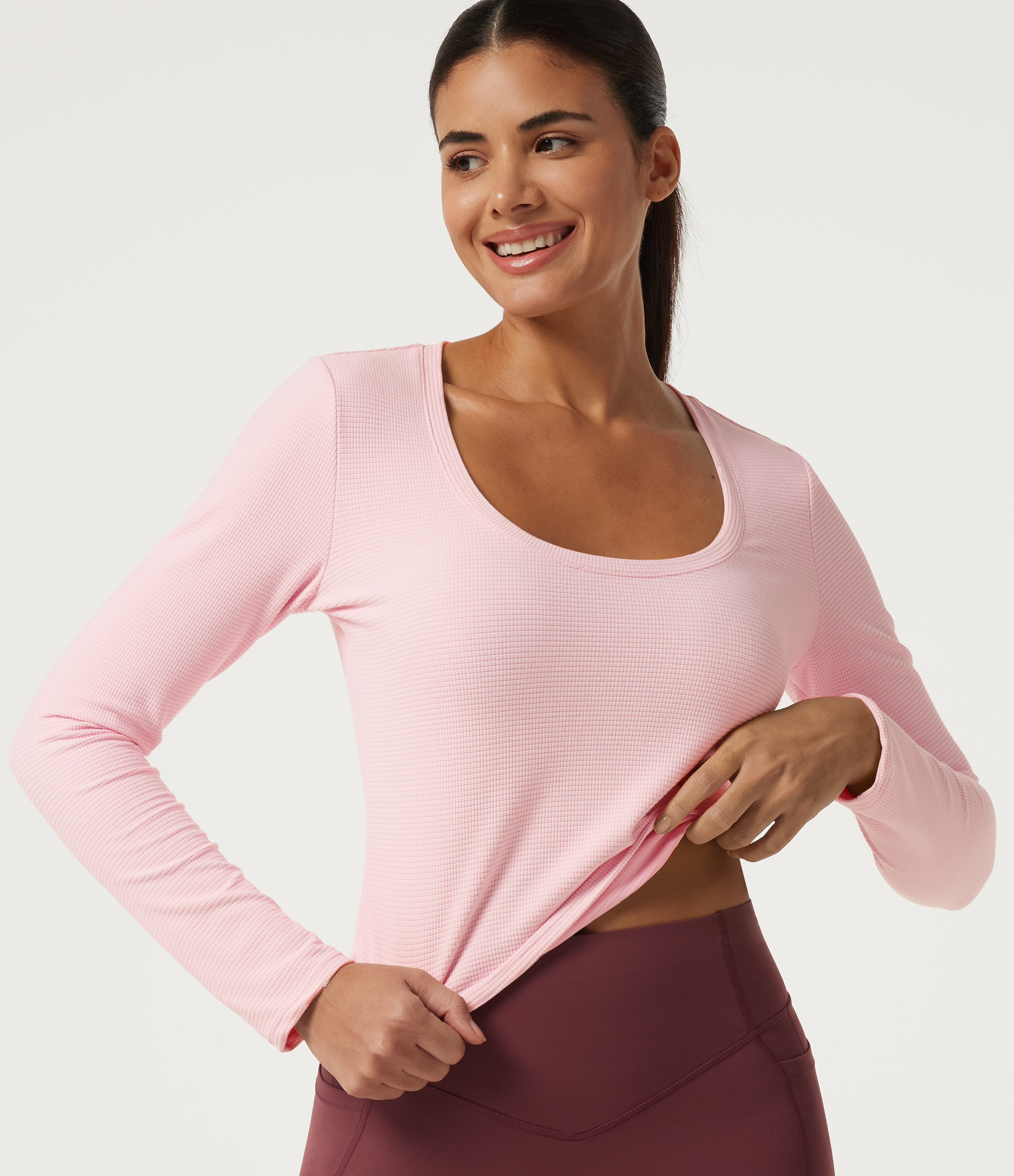 Top de yoga con escote en U, mangas largas, corte boxy y tejido de secado rápido