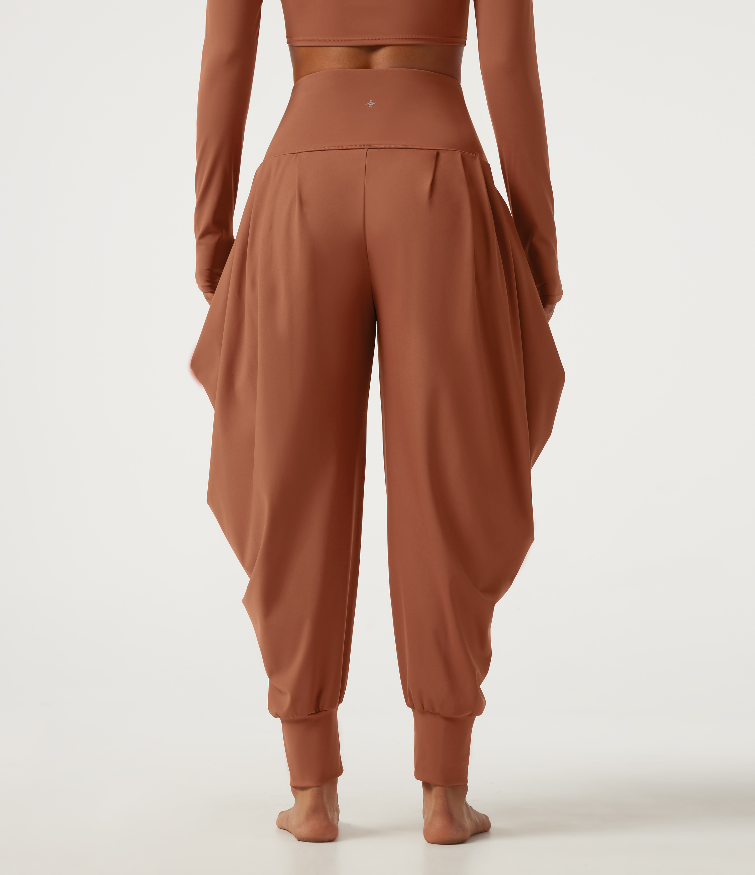 Orange Rust SoftlyZero™ Airy joggers de baile de talle alto, con efecto stacked InstantCool y bolsillos / 2