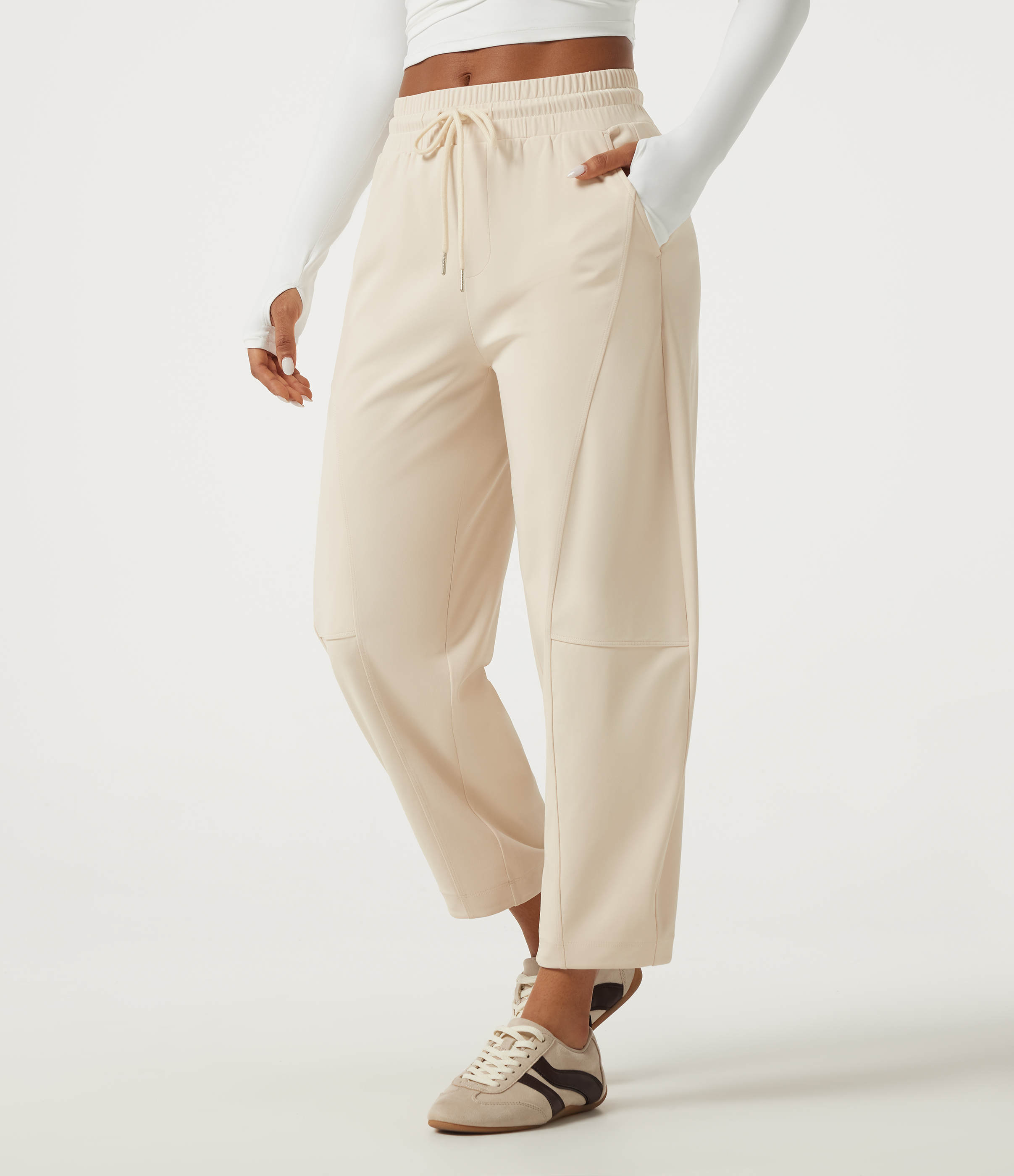 Halara DayStretch pantalones informales de tiro medio con cordón en la cintura, pernera tipo barril y bolsillos.