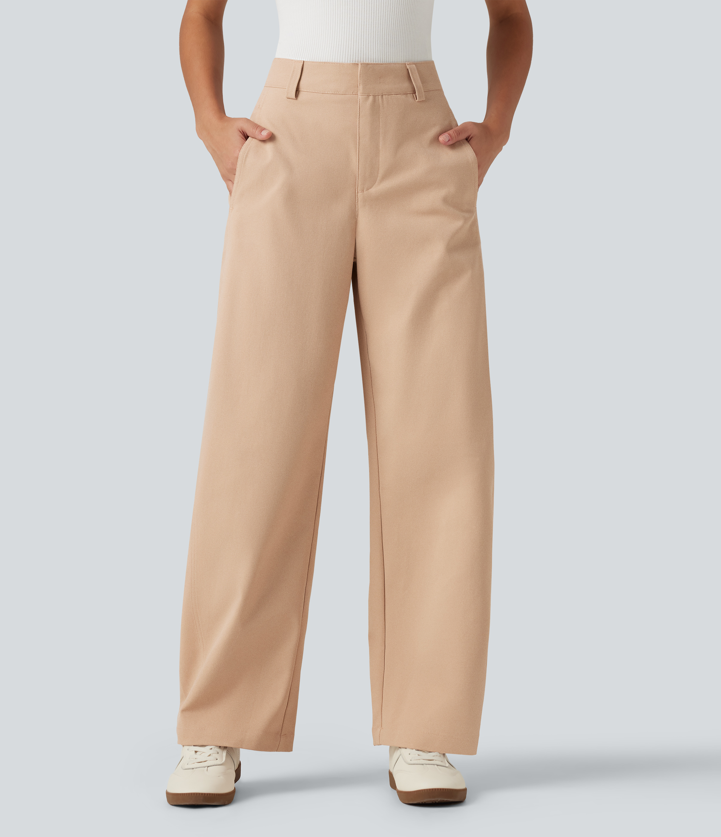 Bürohose mit mittelhohem Bund, mehreren Taschen und geschwungenem Bein