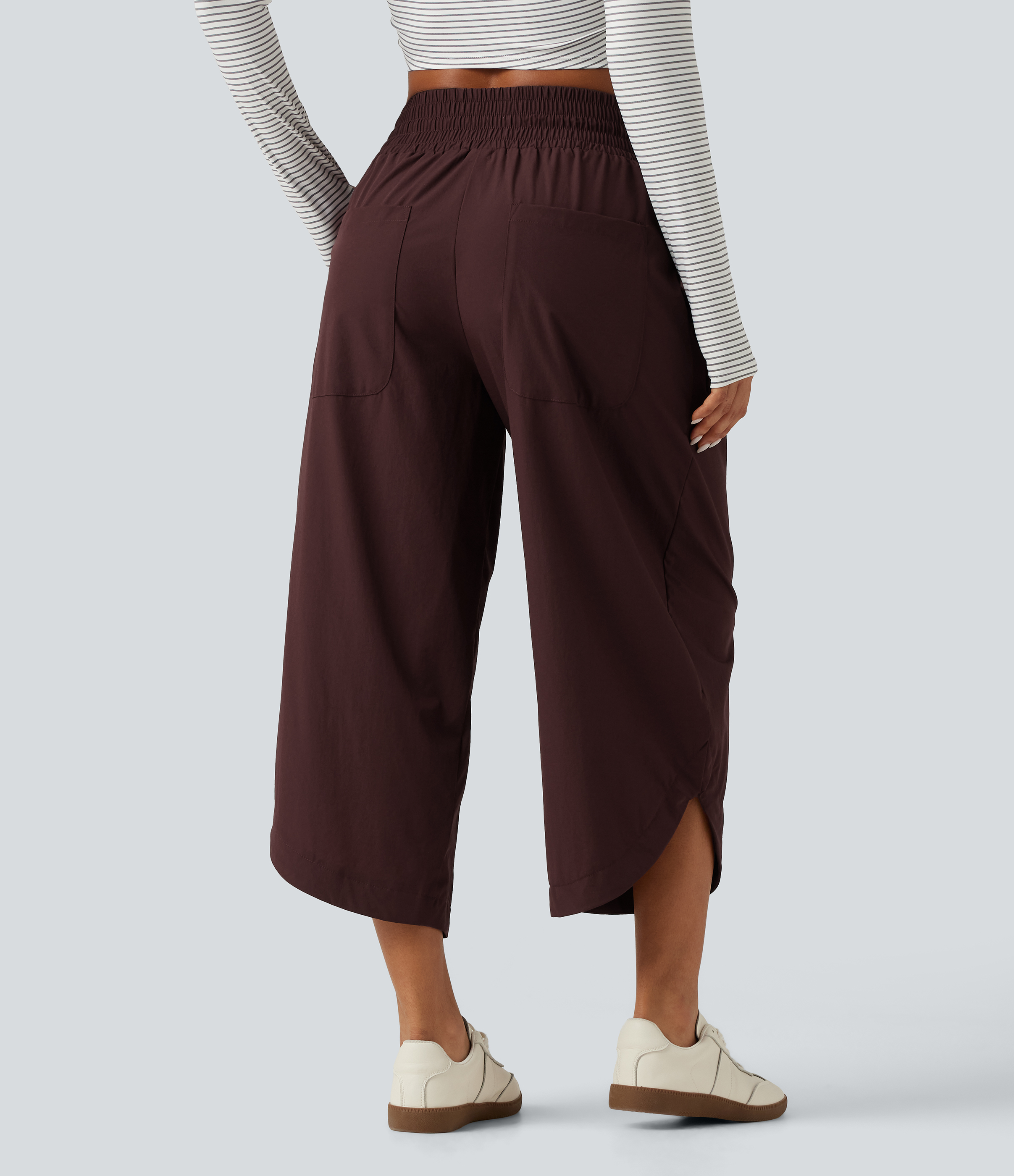 Decadent Chocolate Pantalon de yoga taille mi-haute, coupe fuselée, ourlet arrondi à cordon de serrage froncé et poches / 2