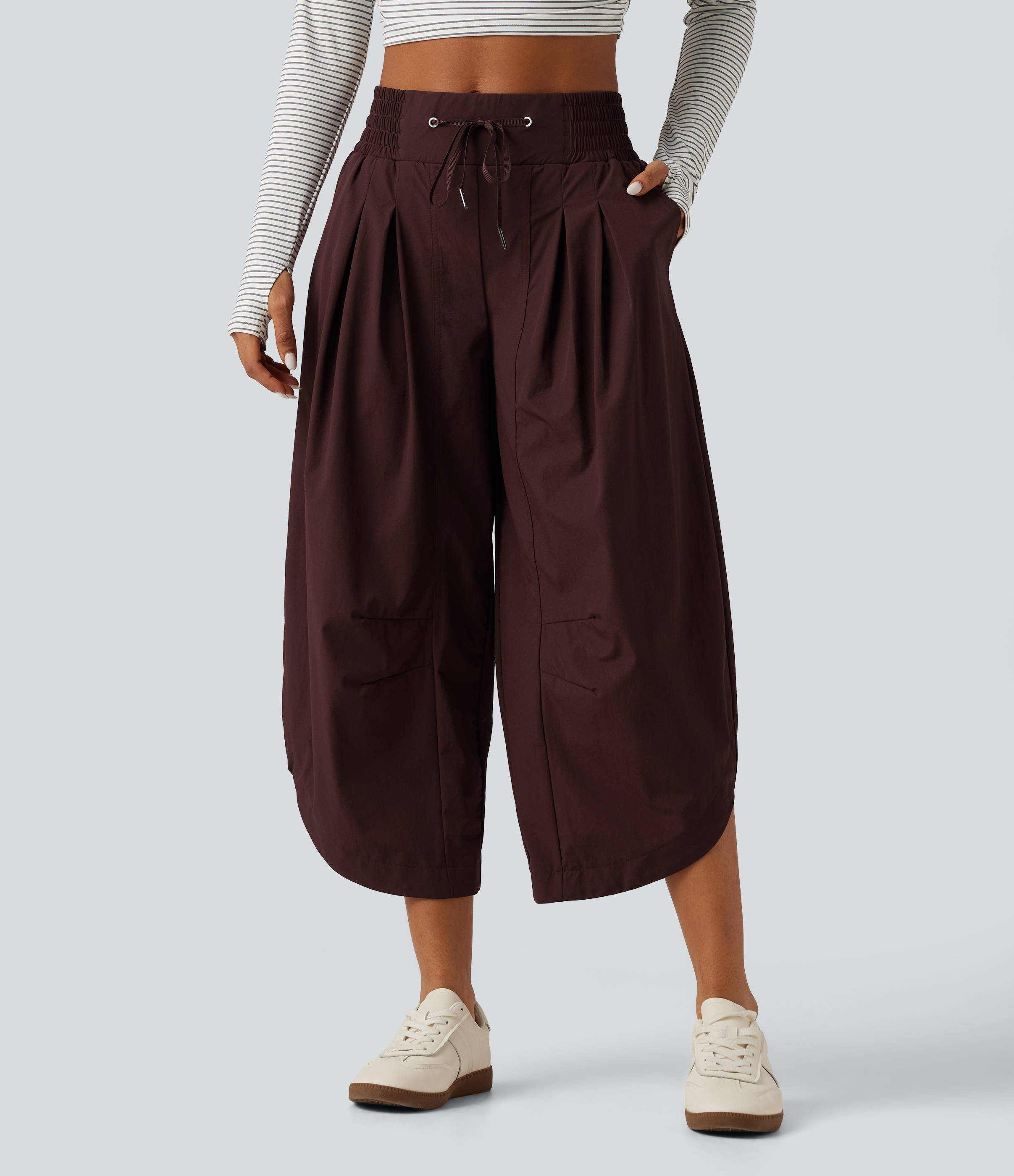 Mid Rise Barrel Leg Shirred Drawstring Curved Hem Yoga Pants with Pockets