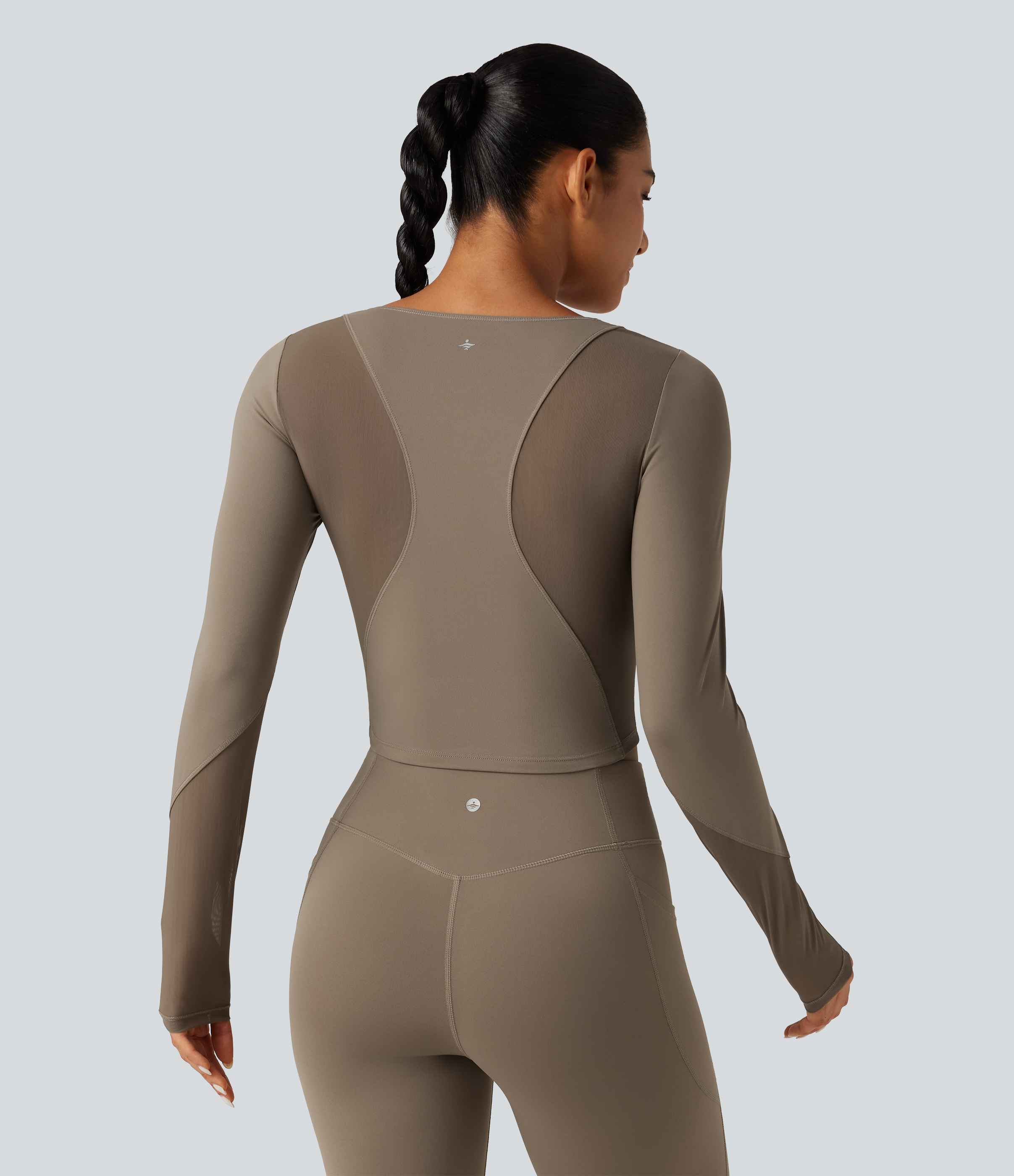 Hay Brown Haut de sport de yoga effet frais InstantCool à manches longues, encolure arrondie et mesh contrasté, séchage rapide / 2