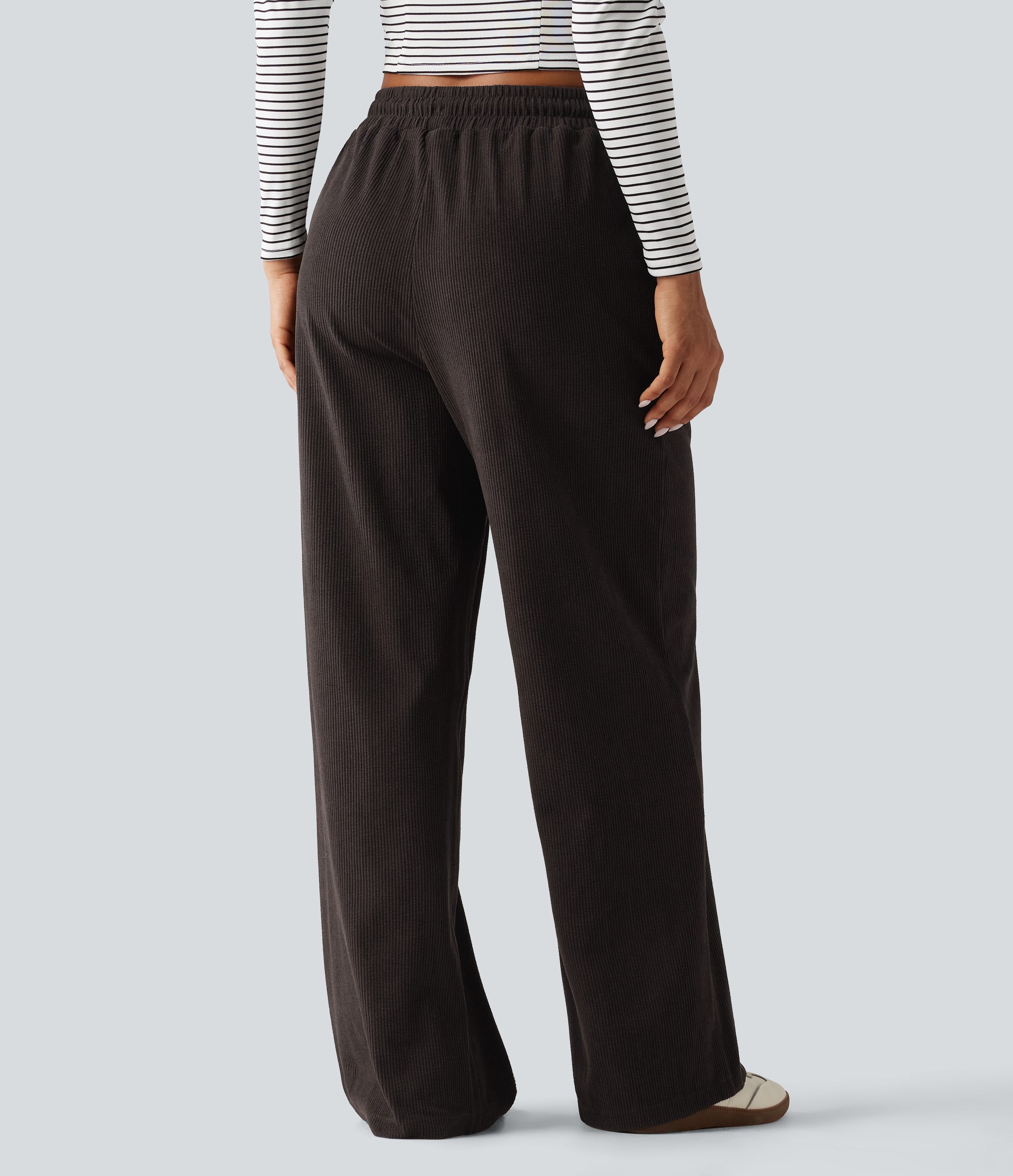 Chocolate Brown Lässige Hose aus Cord mit hohem Bund, Seitentaschen, Kordelzug und geradem Bein / 2