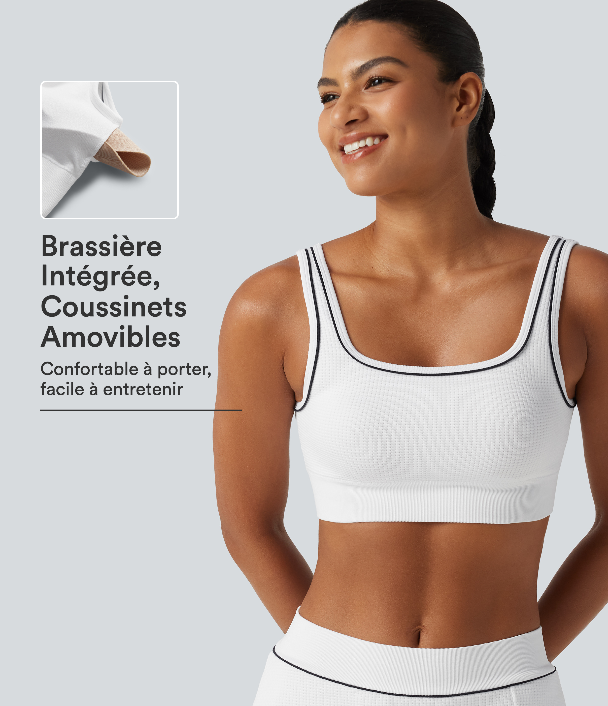 White Brassière de sport gaufrée à maintien léger, encolure carrée et coussinets amovibles / 1