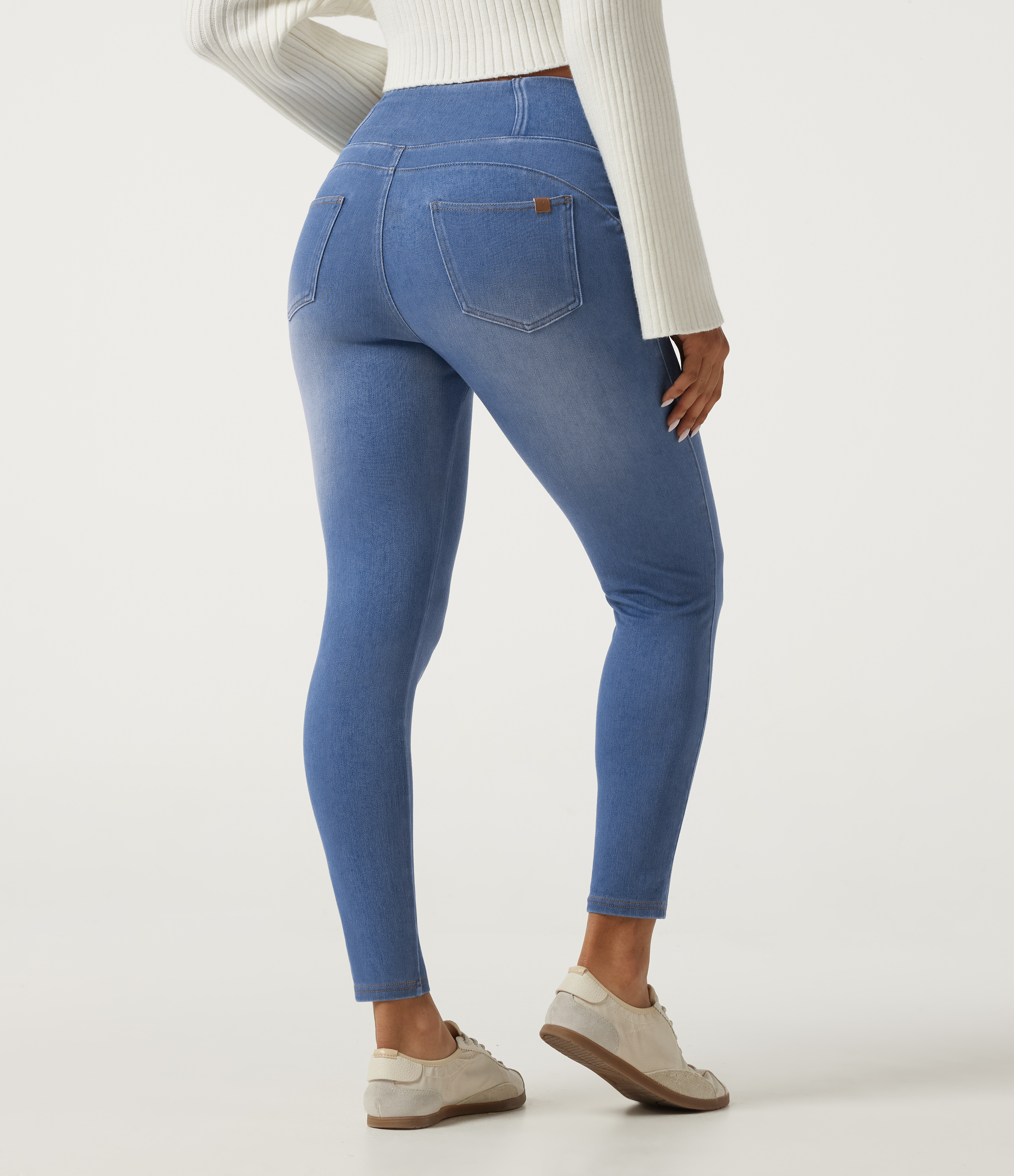 Vallarta Blue Denim Halara Flex™ Leggings décontractés en denim, taille haute, empiècement croisé, avec poches / 2