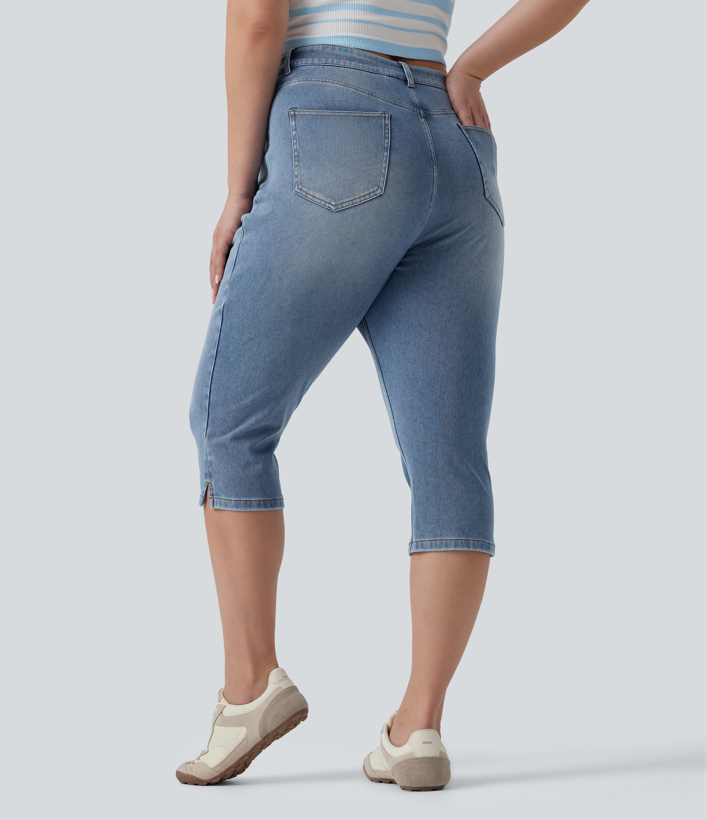 Powder Blue Denim Halara Flex™ Plus Size vaqueros capri de cintura alta con abertura, estilo slim casual y bolsillos / 2