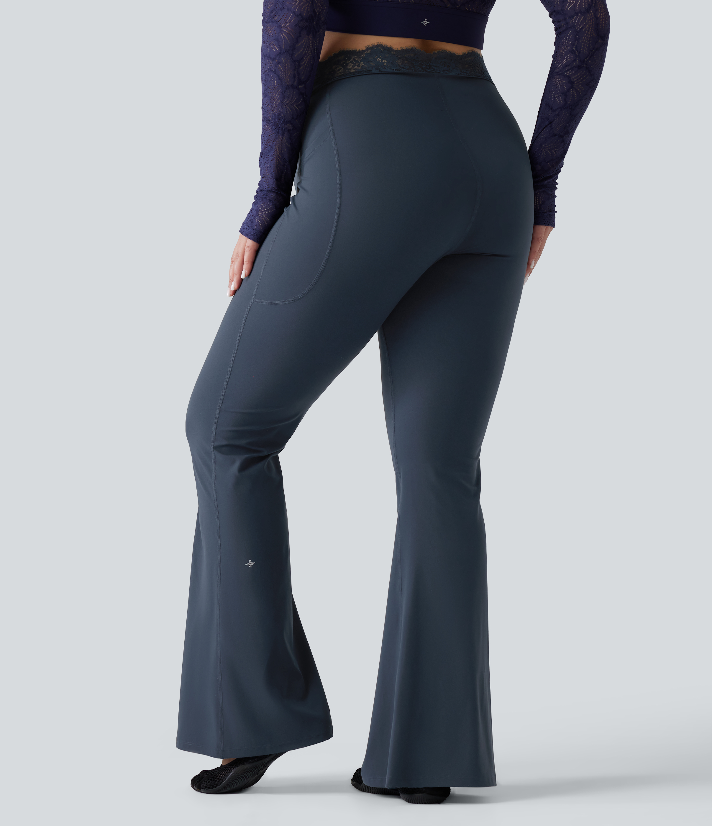 Carbon Halara UltraSculpt™ Plus Size V-Shaped High Waisted Contrast Lace Yoga Flare Leggings with Pockets / 2