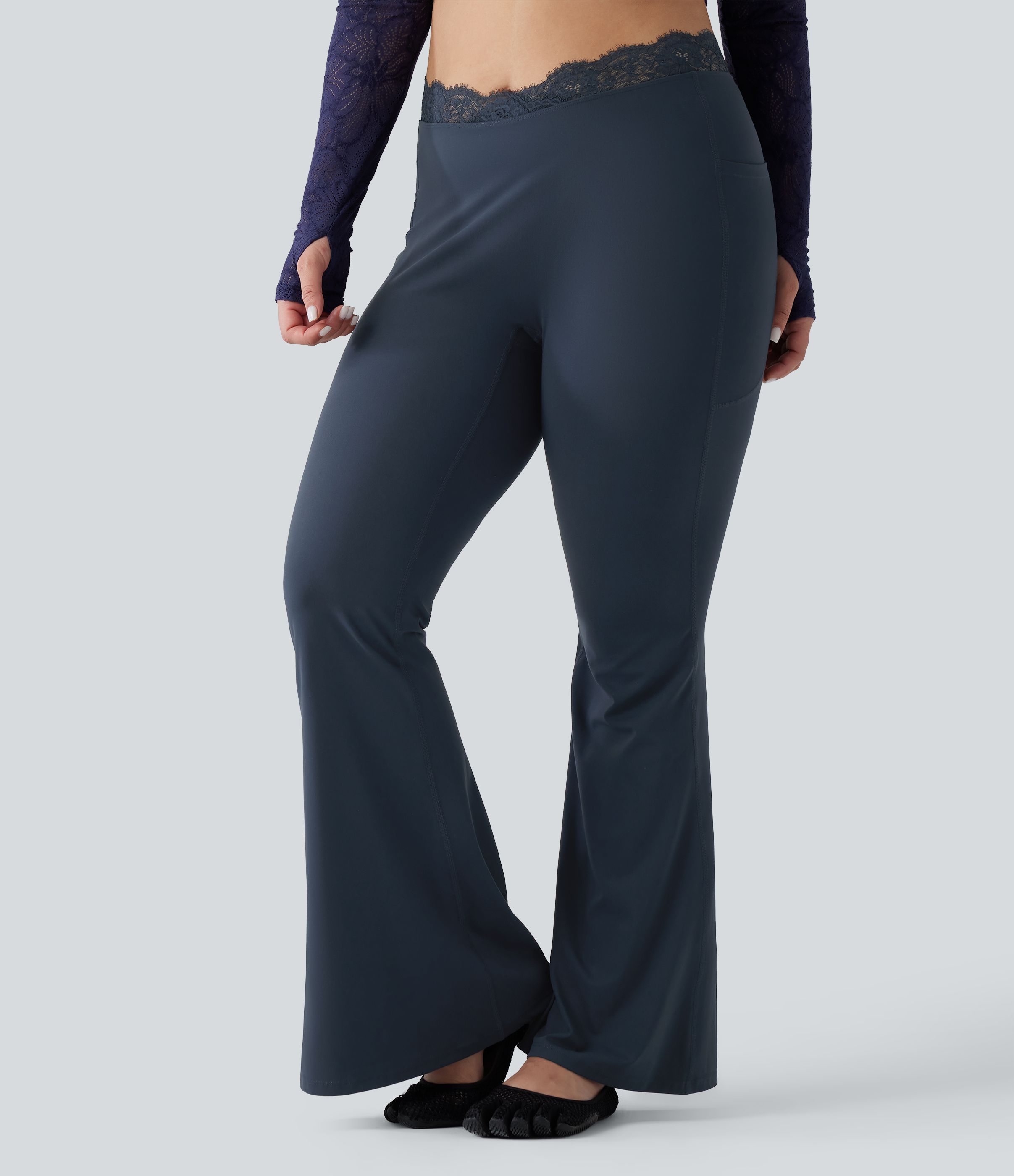 Halara UltraSculpt™ Plus Size V-Shaped High Waisted Contrast Lace Yoga Flare Leggings with Pockets