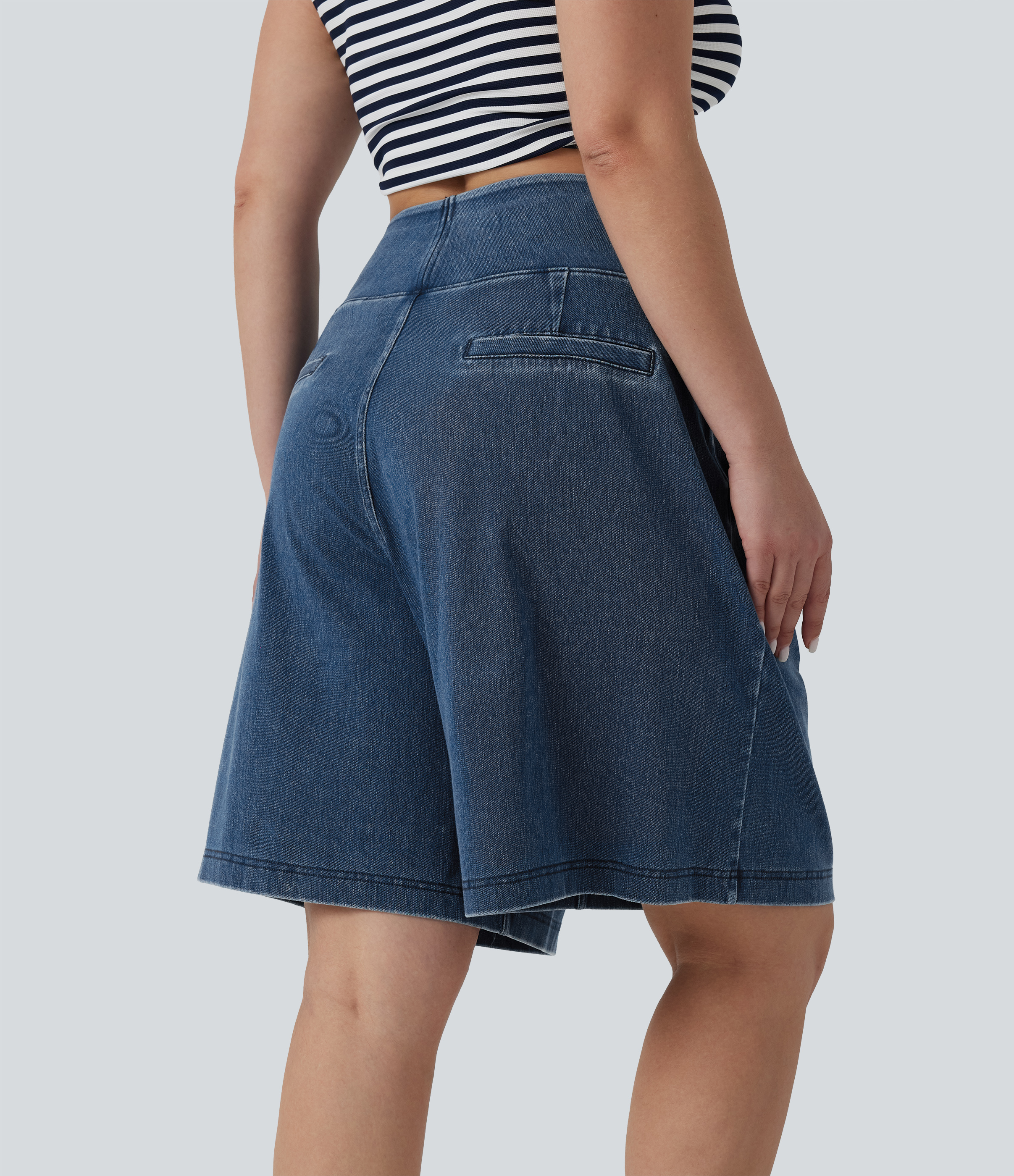 Estate Blue Denim Shorts décontractés en jean baggy taille haute Halara Flex™ grande taille, 10" avec poches / 2