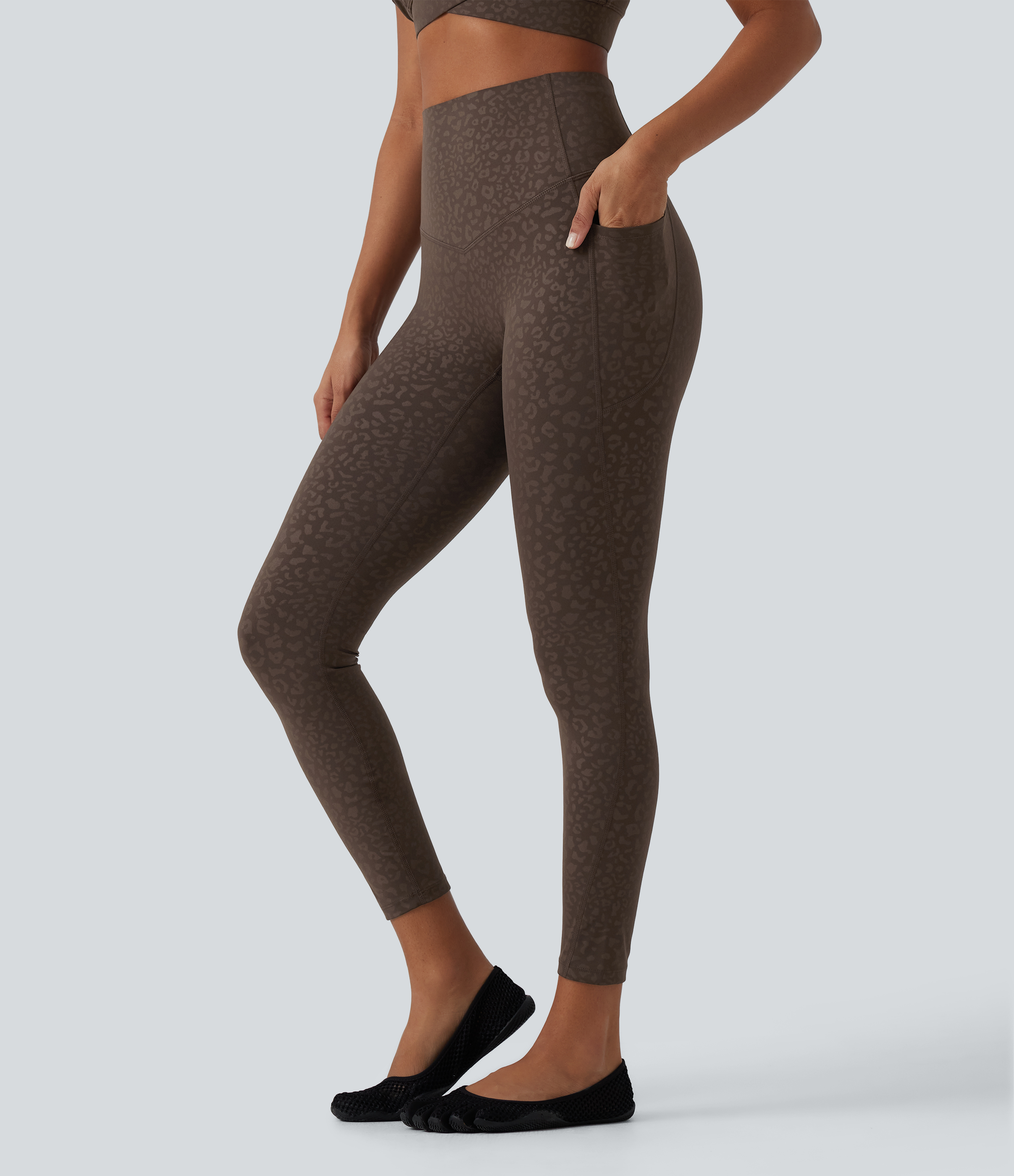 Halara UltraSculpt™ - Yoga-Leggings mit hohem Bund, Seitentaschen, Bauchkontrolle und Leopardenmuster