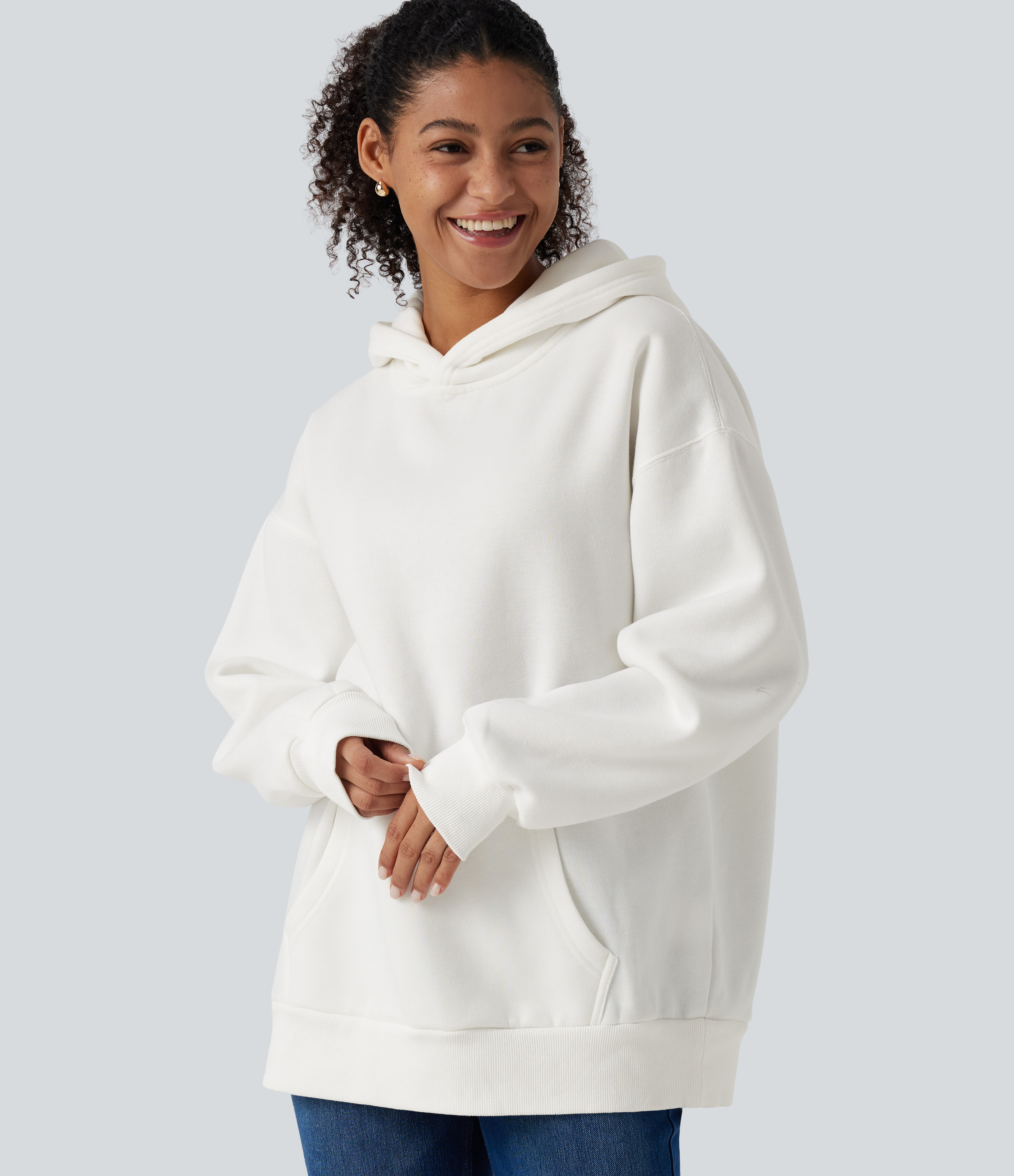 Sudadera casual con capucha, cuello redondo, mangas largas y bolsillo