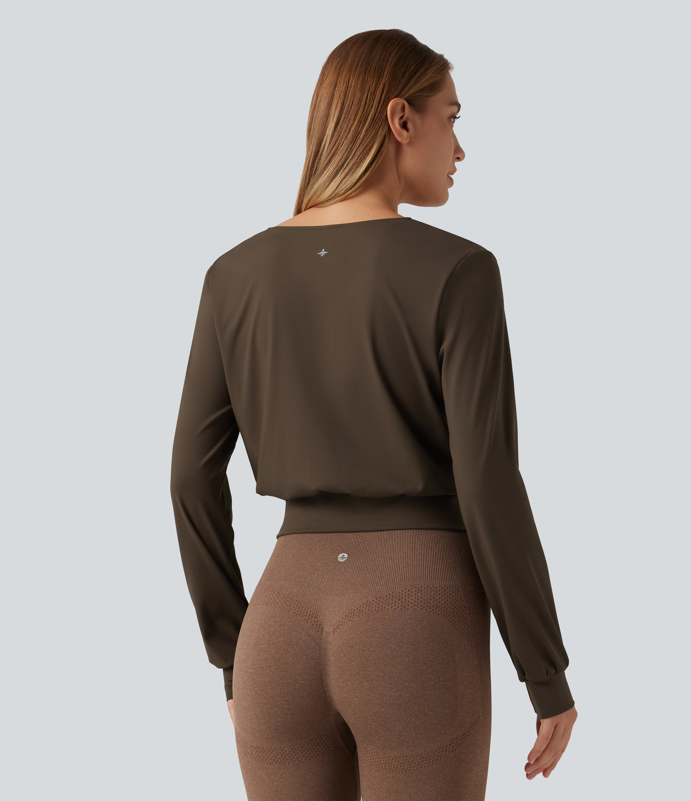Chocolate Martini SoftlyZero™ luftiges V-Ausschnitt-Langarm-Top InstantCool für Yoga und Sport / 2