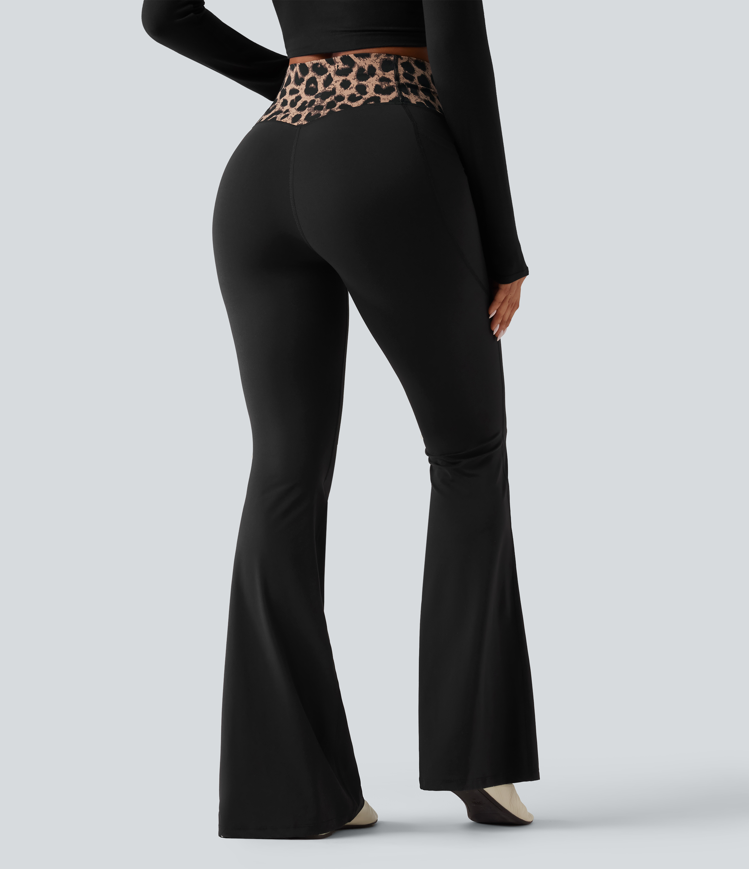 Toffee Leopard Halara UltraSculpt™ Pantalon évasé décontracté à imprimé léopard, taille haute croisée, technologie InstantCool, avec poches / 2