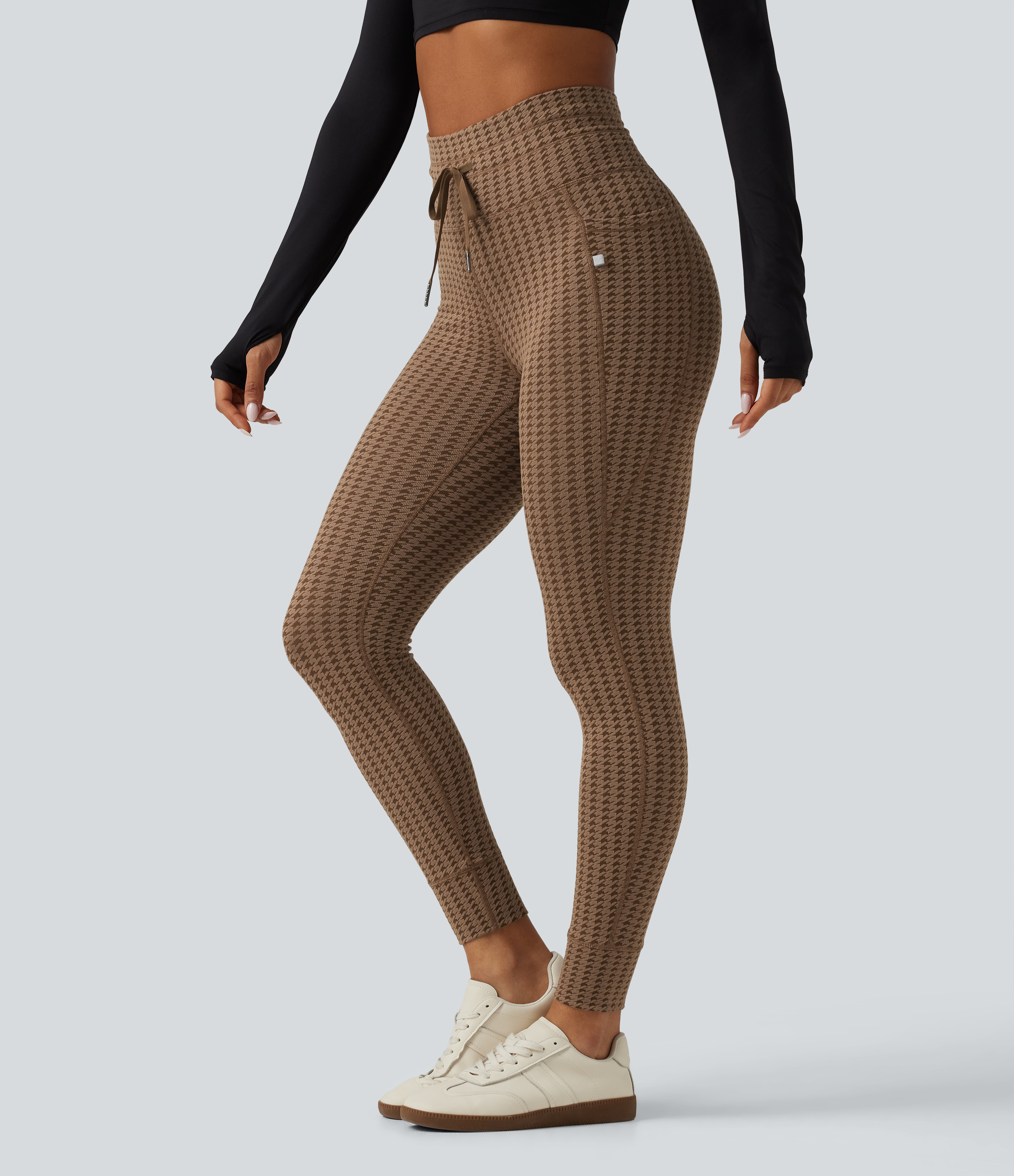 Hochgeschnittene Yoga-Leggings im Hahnentritt mit Kordelzug und Taschen